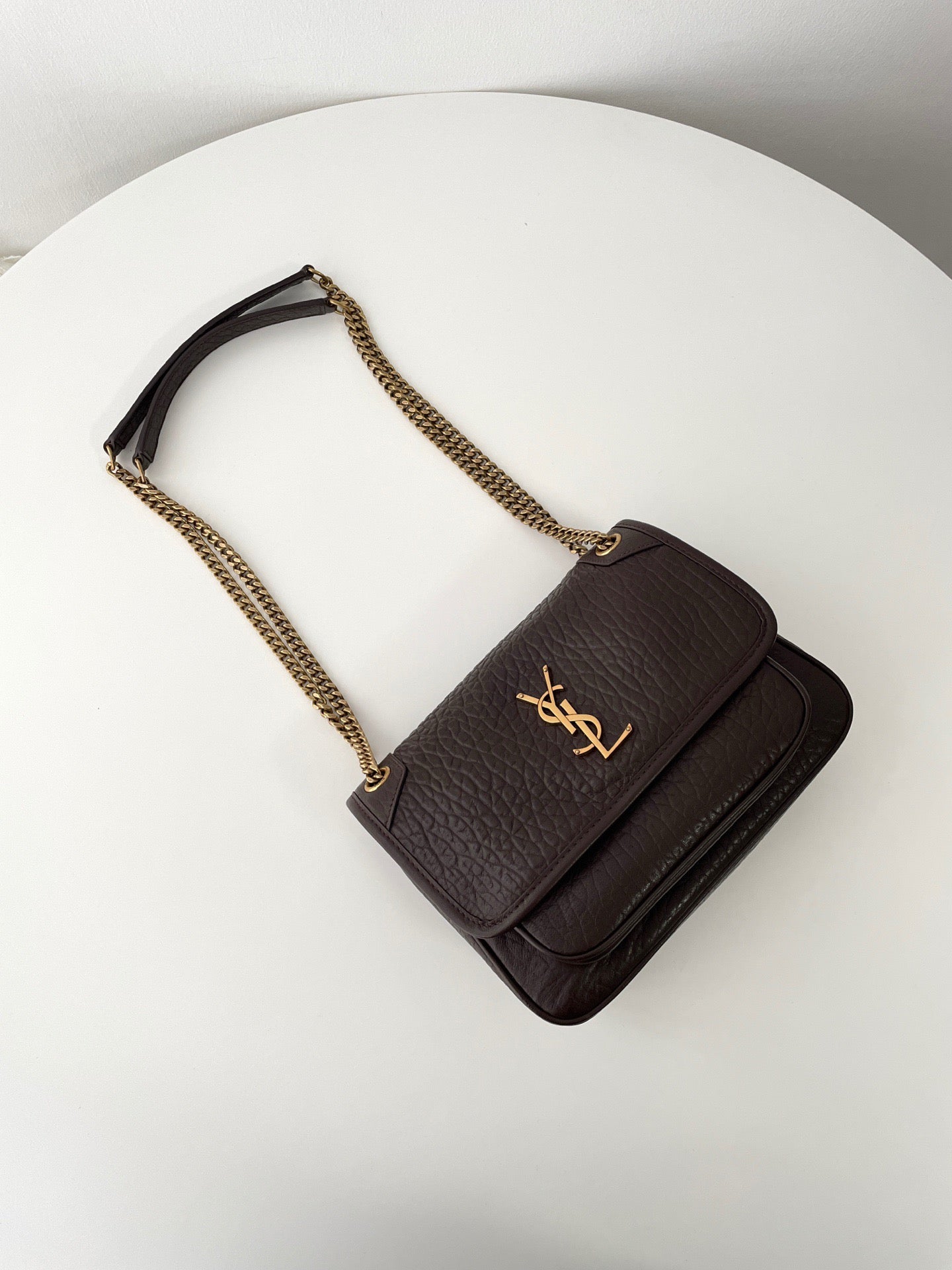 생로랑 니키백 그레인 램스킨  베이비