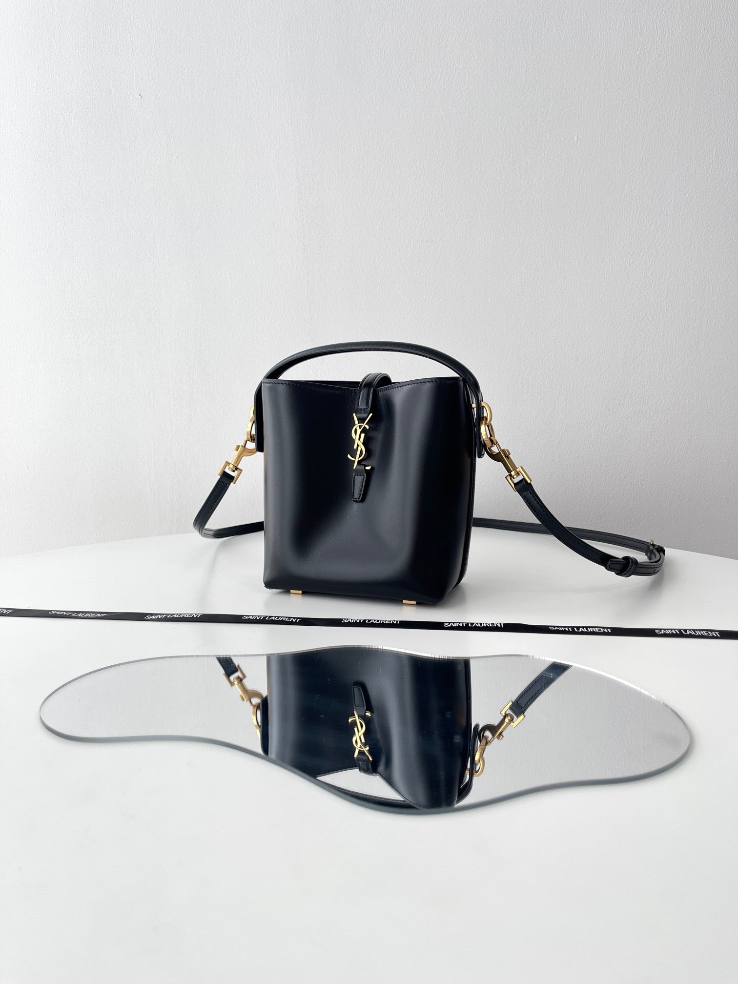 생로랑 LE 37 버킷백 미니