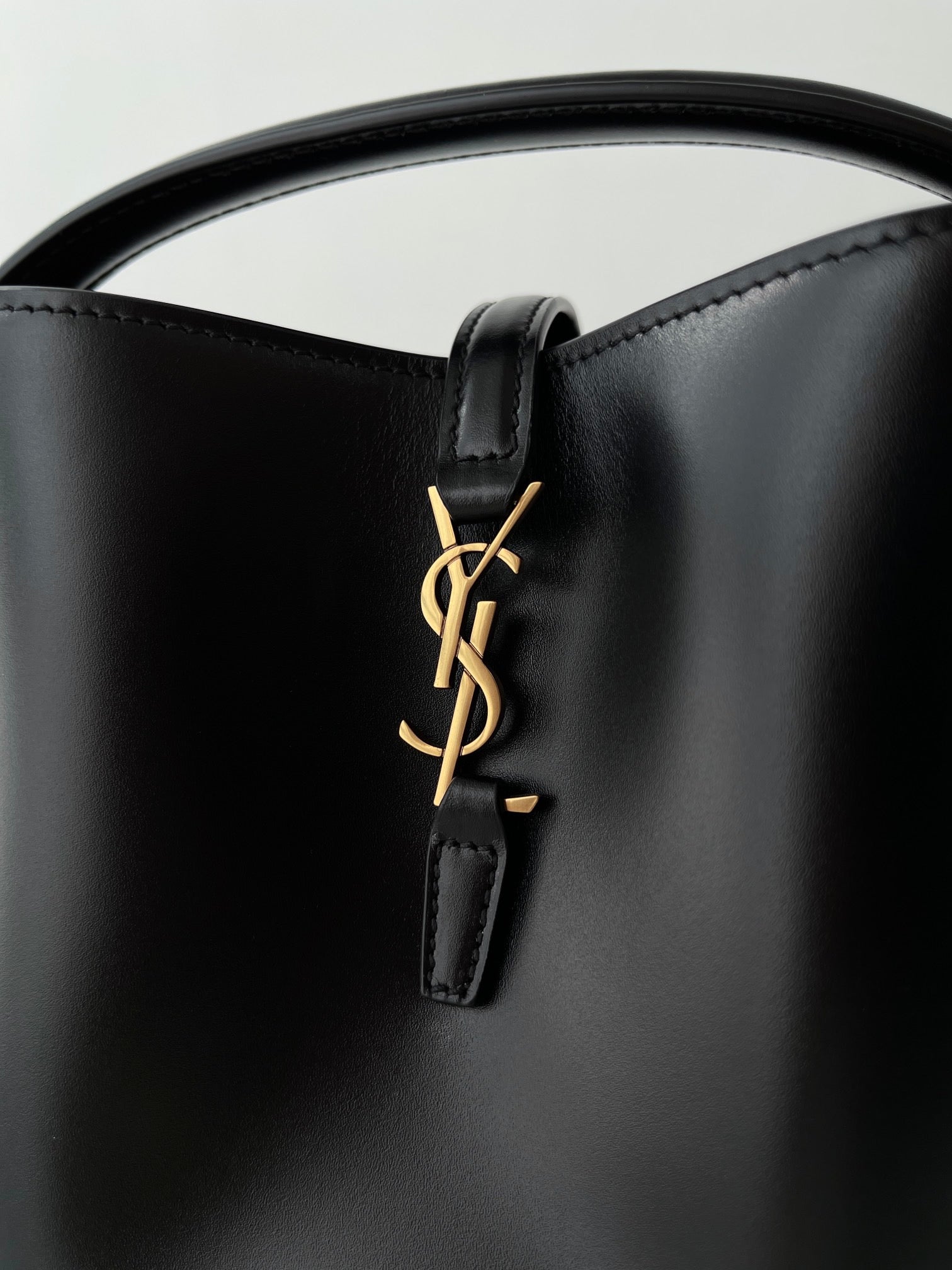 생로랑 LE 37 버킷백 미니