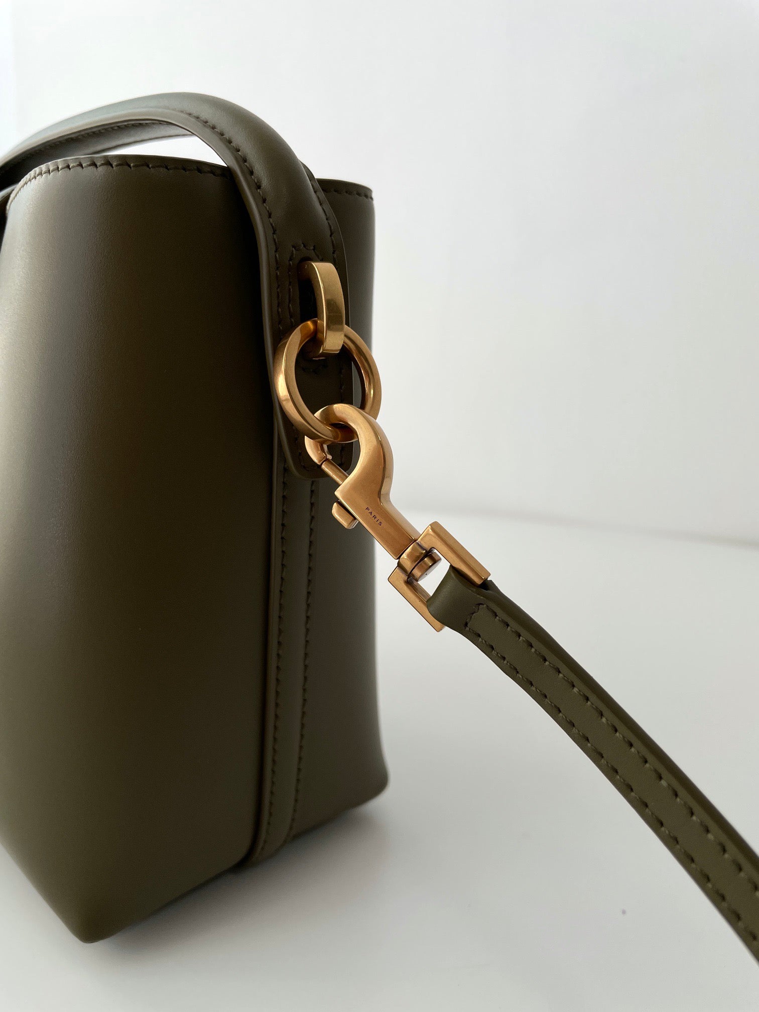 생로랑 LE 37 버킷백 미니