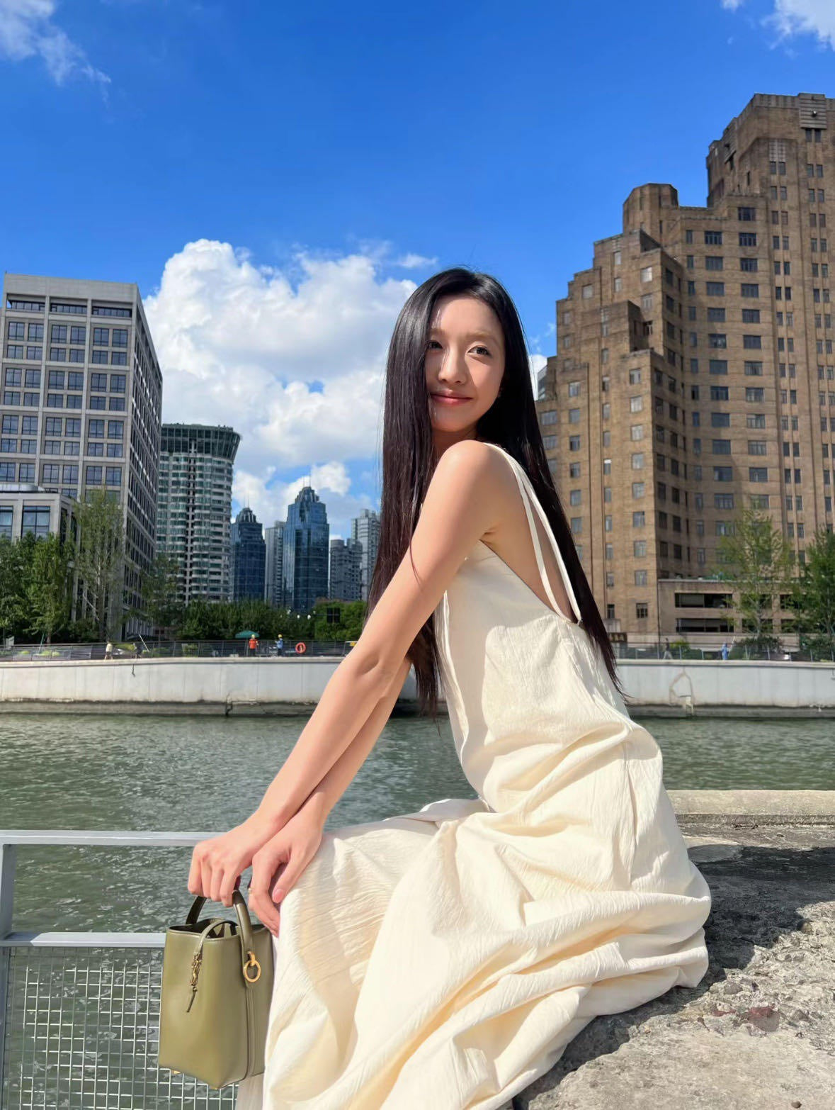 생로랑 LE 37 버킷백 미니