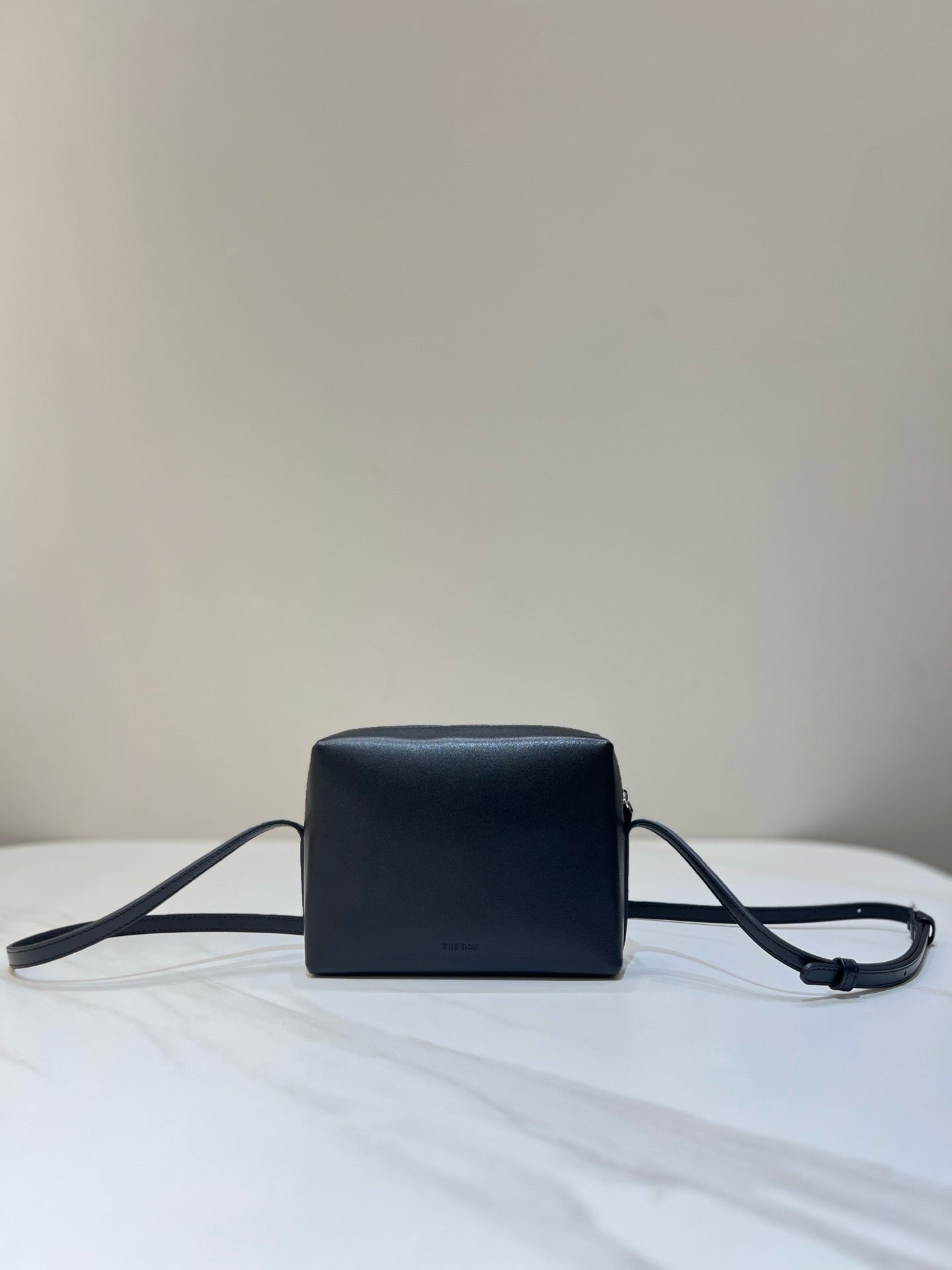 더로우 리젠트 레더 크로스바디백