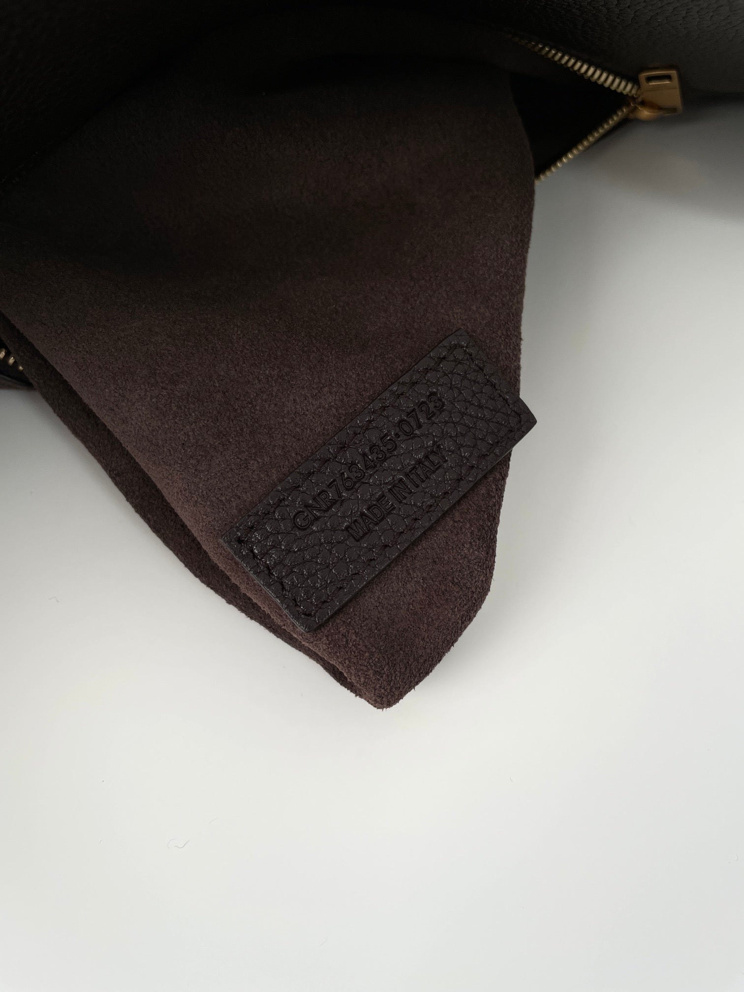 생로랑 LE 5À7 BEA 토트백 그레인 레더