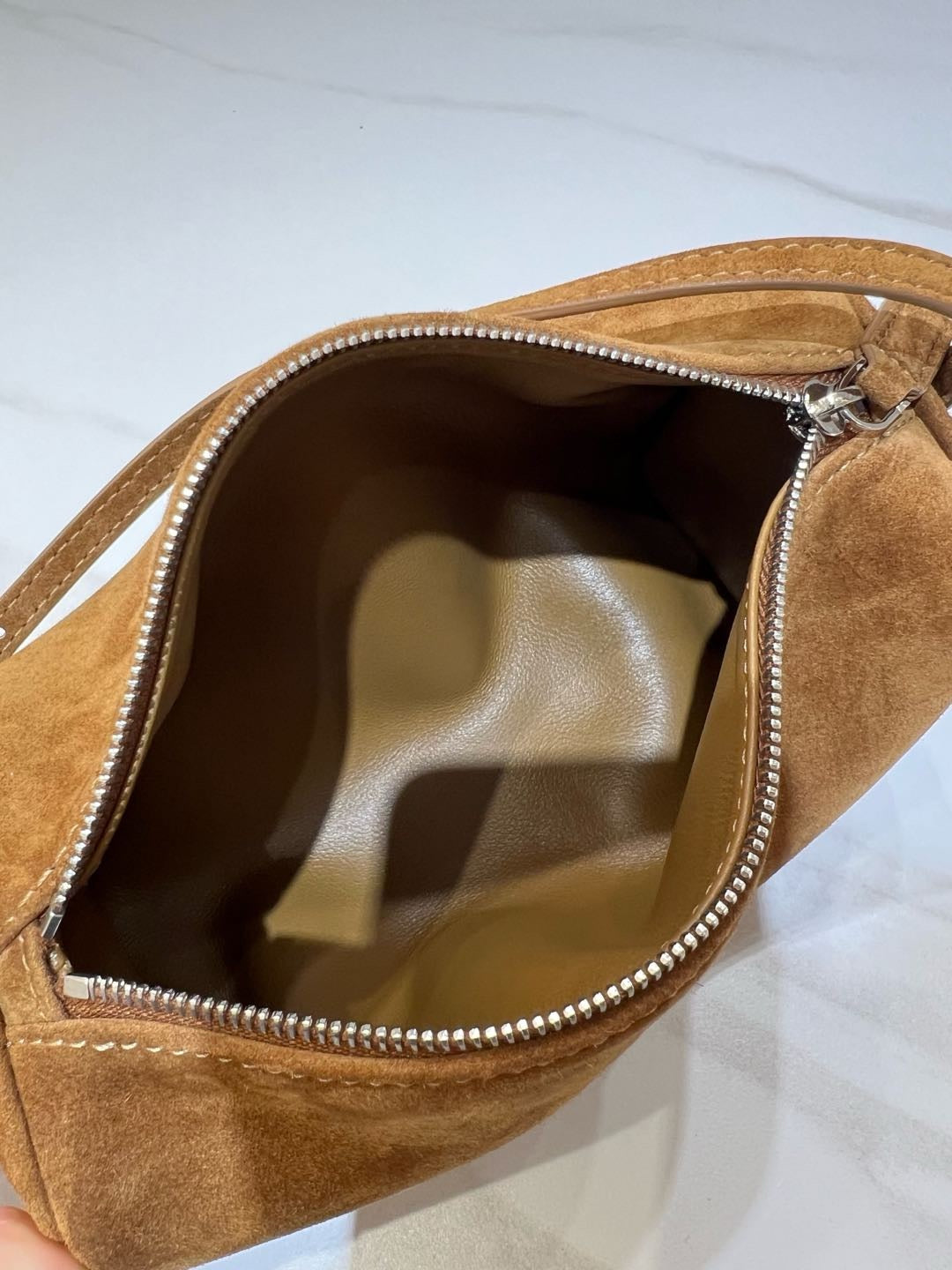 더로우 90'S 스웨이드 백