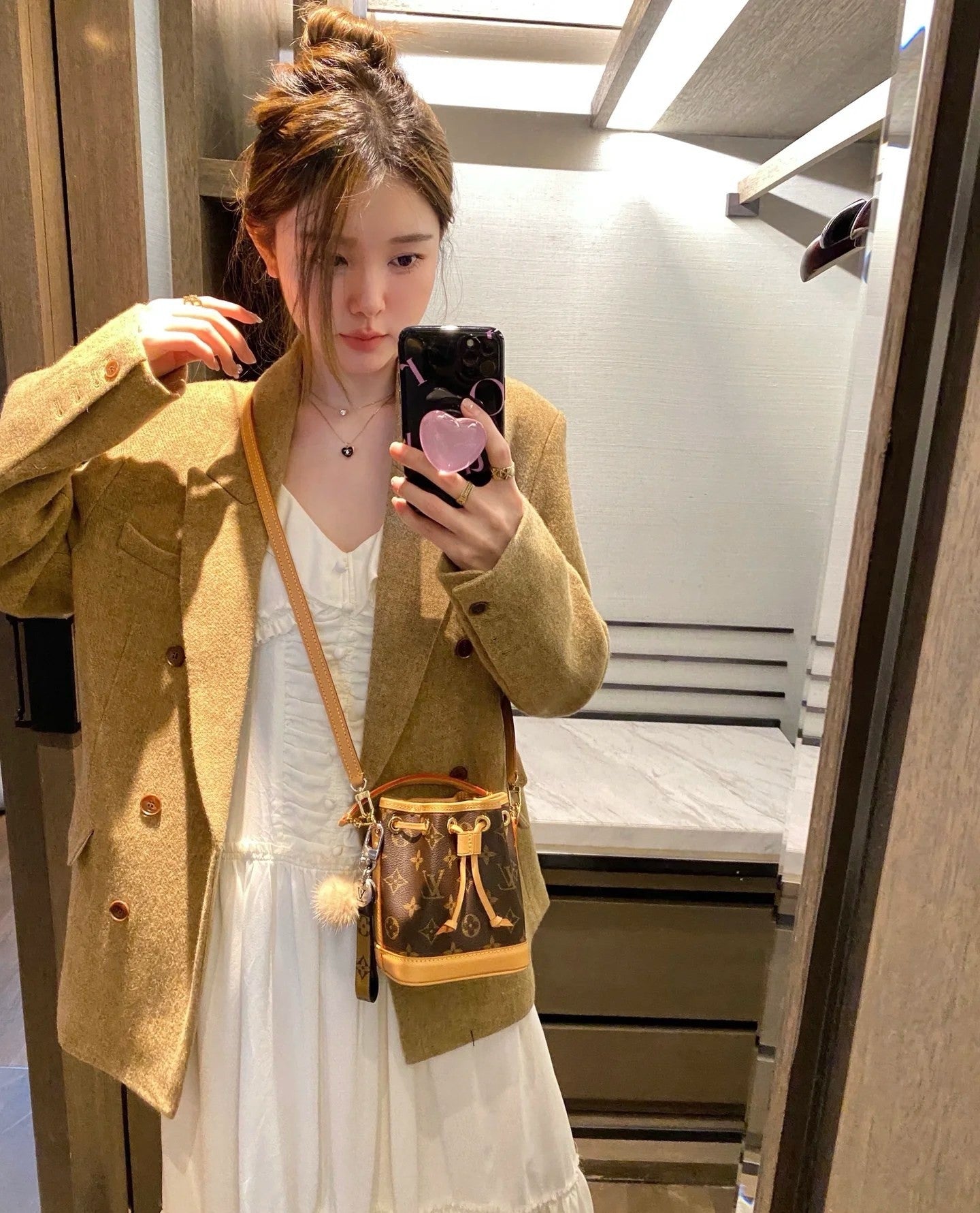 루이비통 뉴 나노 노에 버킷백