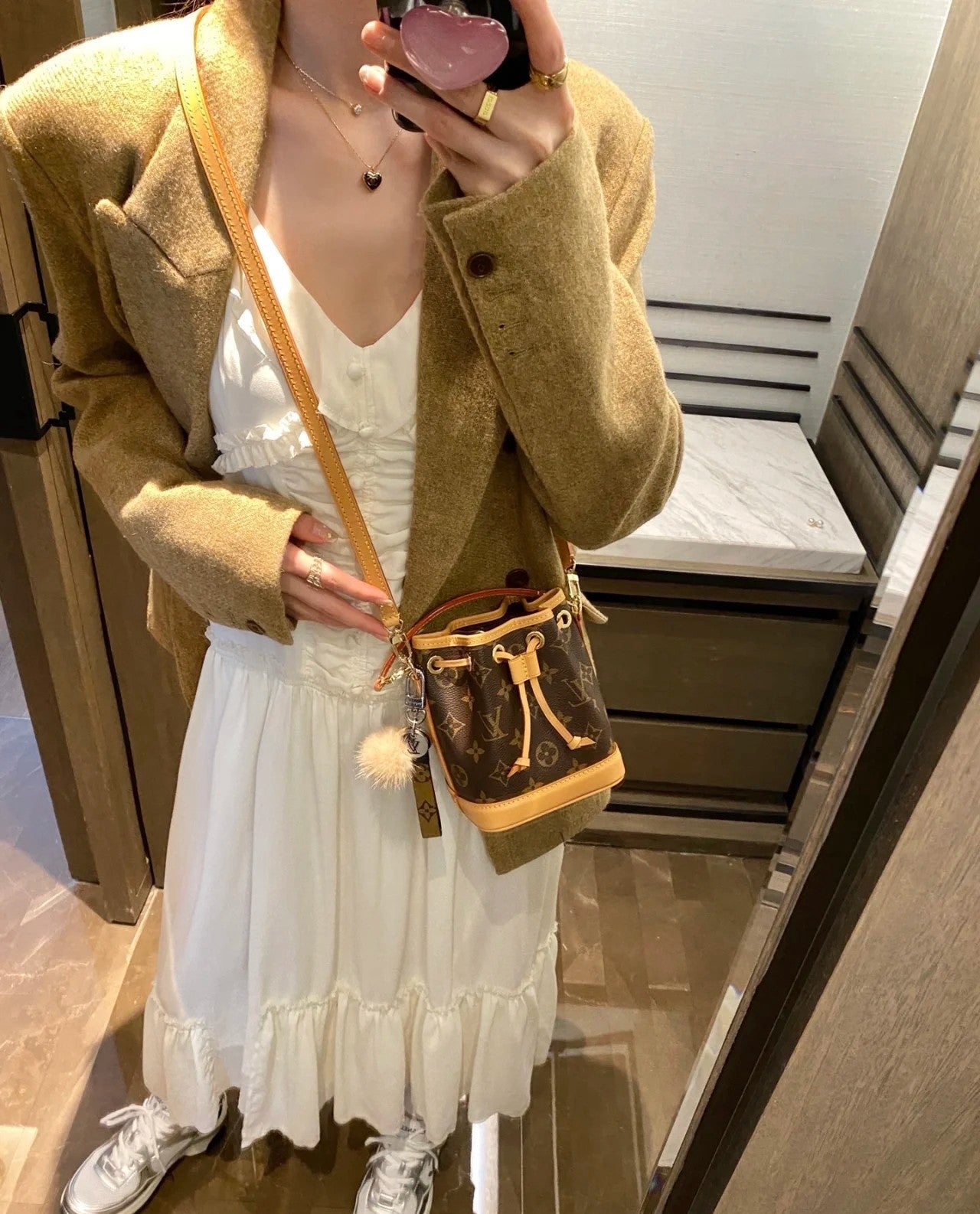 루이비통 뉴 나노 노에 버킷백