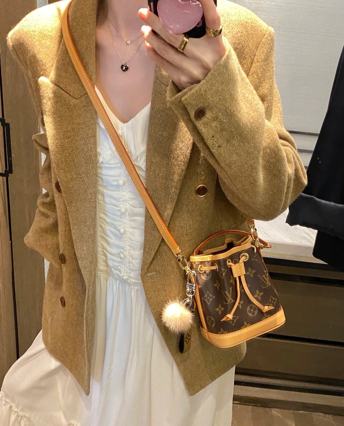 루이비통 뉴 나노 노에 버킷백