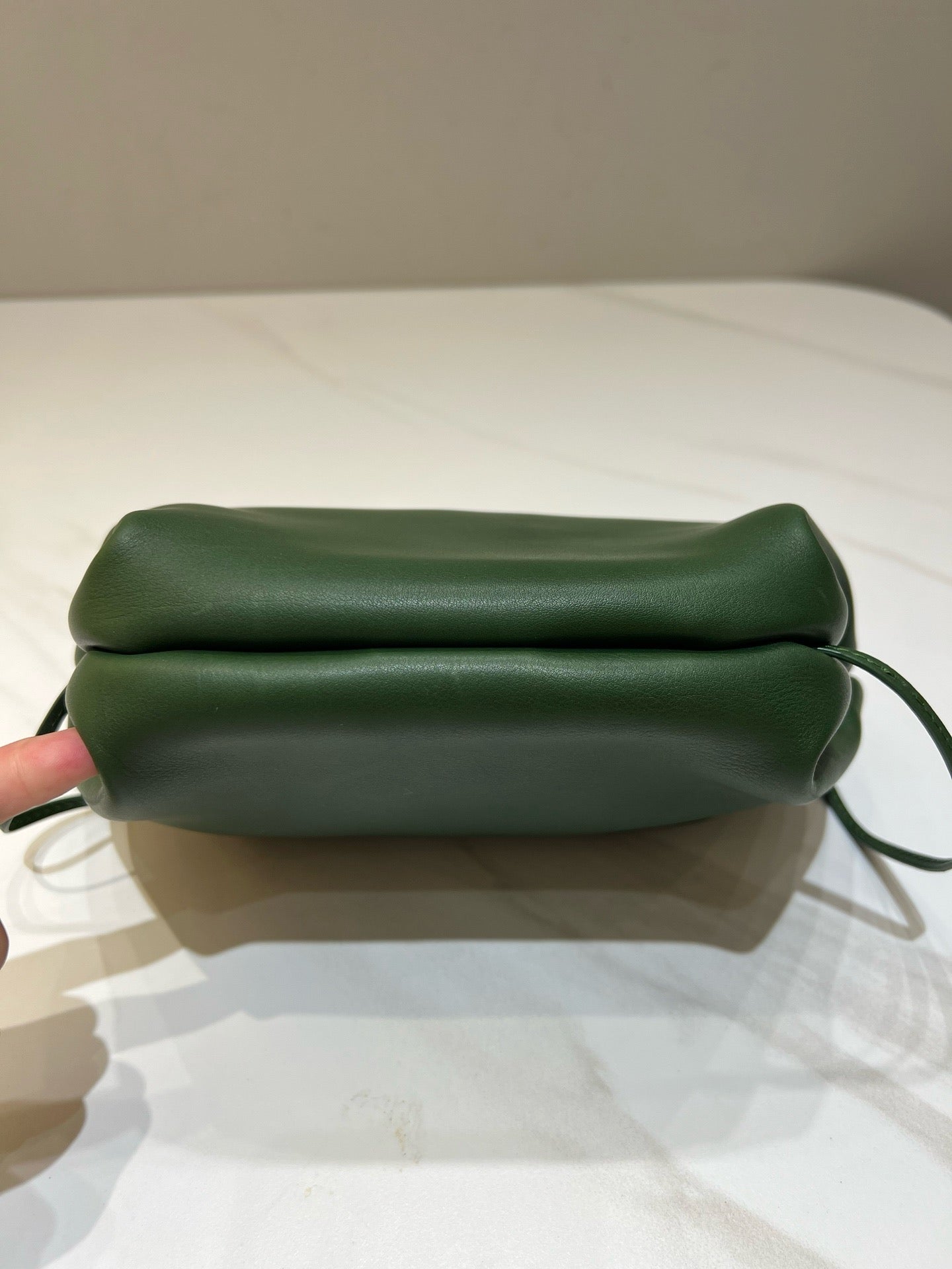 더로우 미라 클러치백