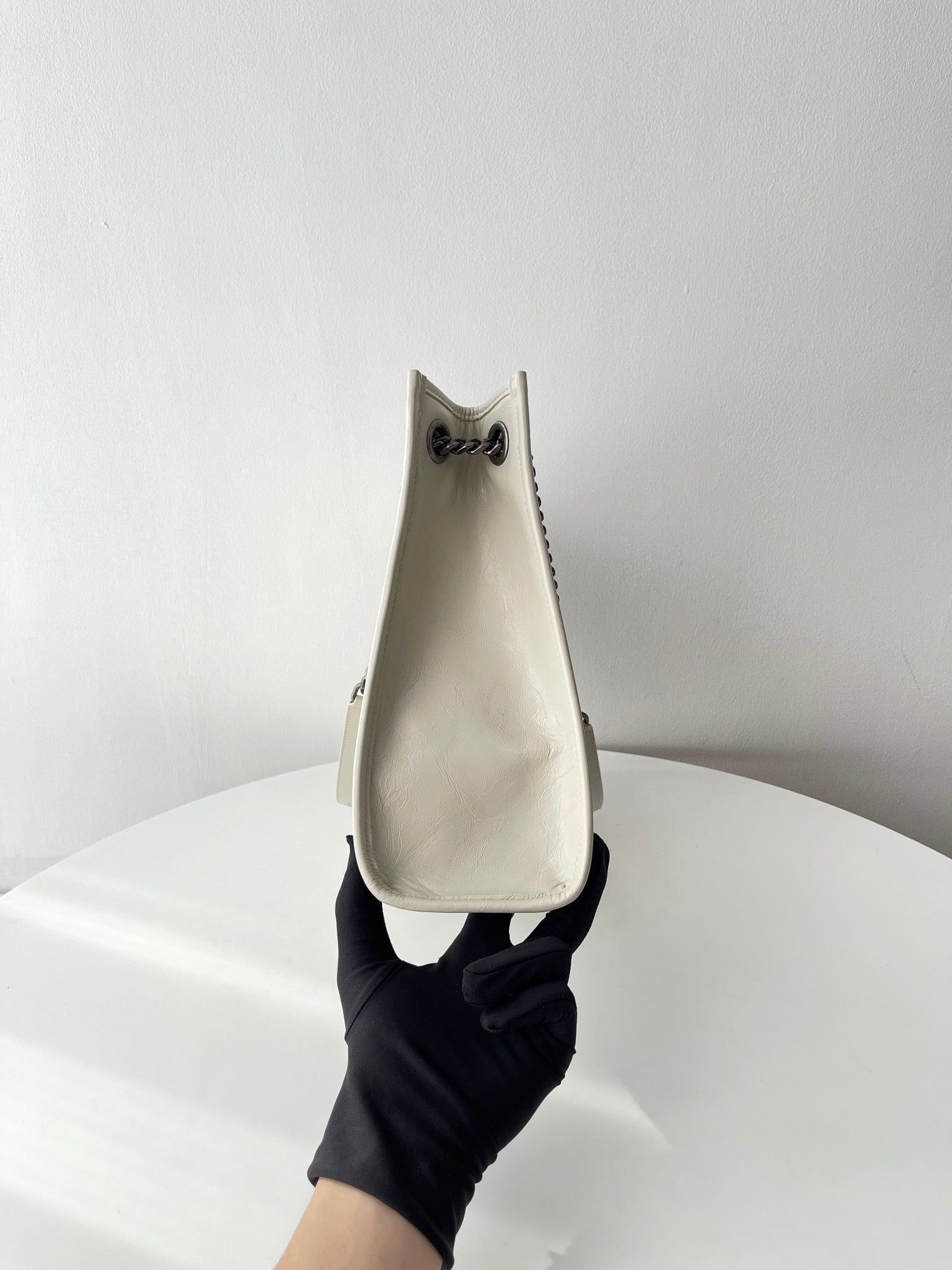 생로랑 니키 쇼핑백 빈티지 레더 미디움