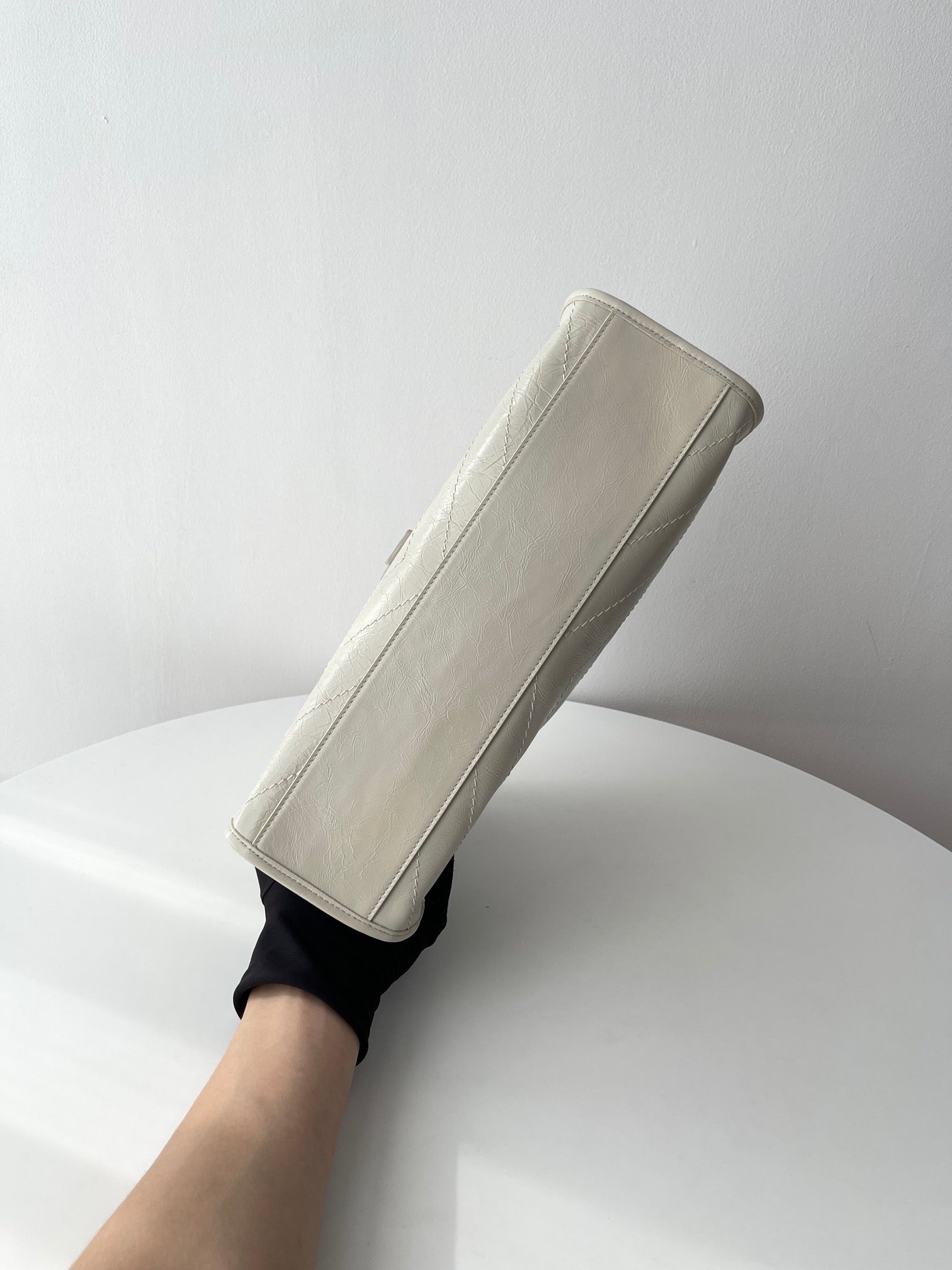 생로랑 니키 쇼핑백 빈티지 레더 미디움