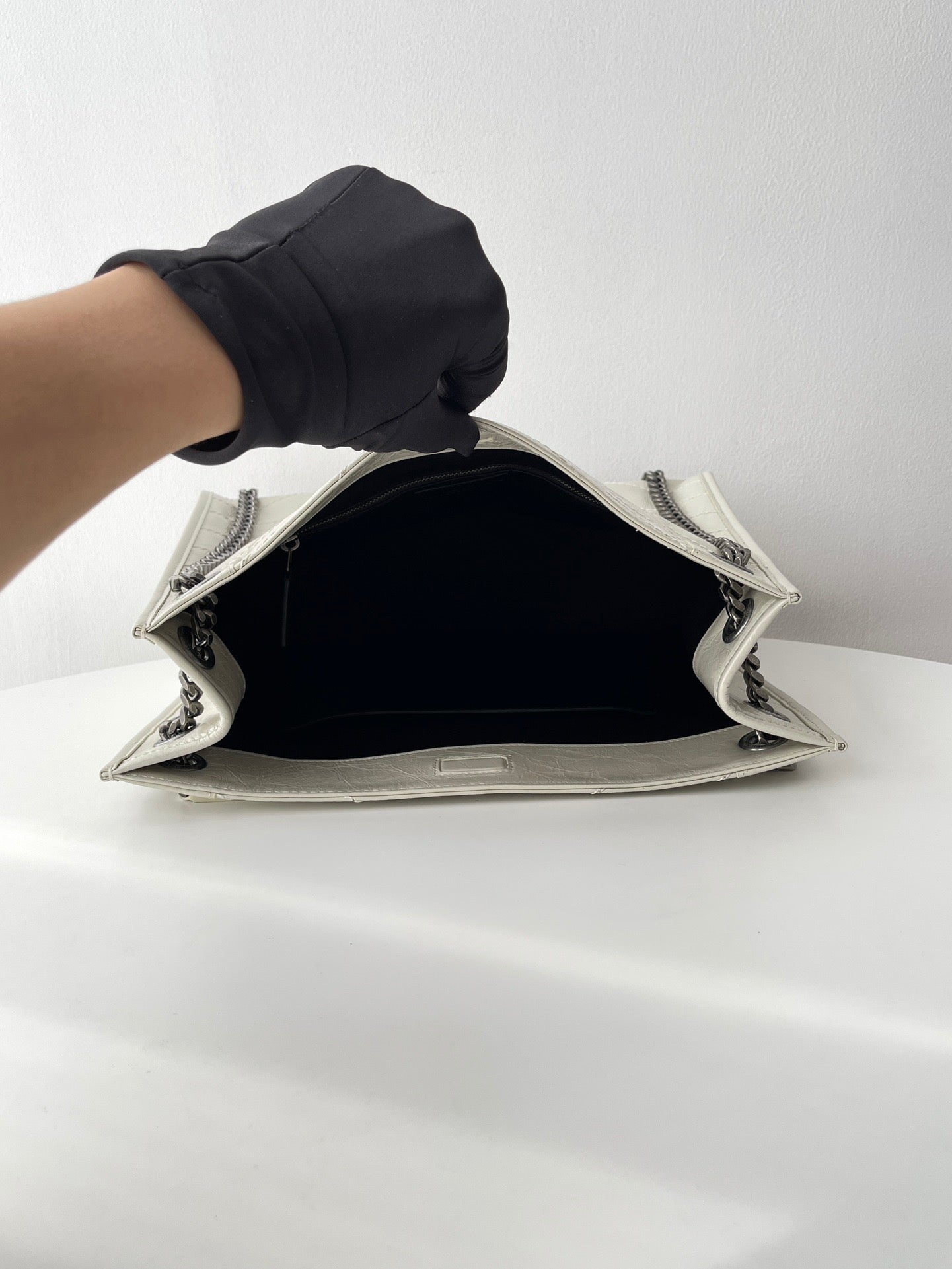 생로랑 니키 쇼핑백 빈티지 레더 미디움