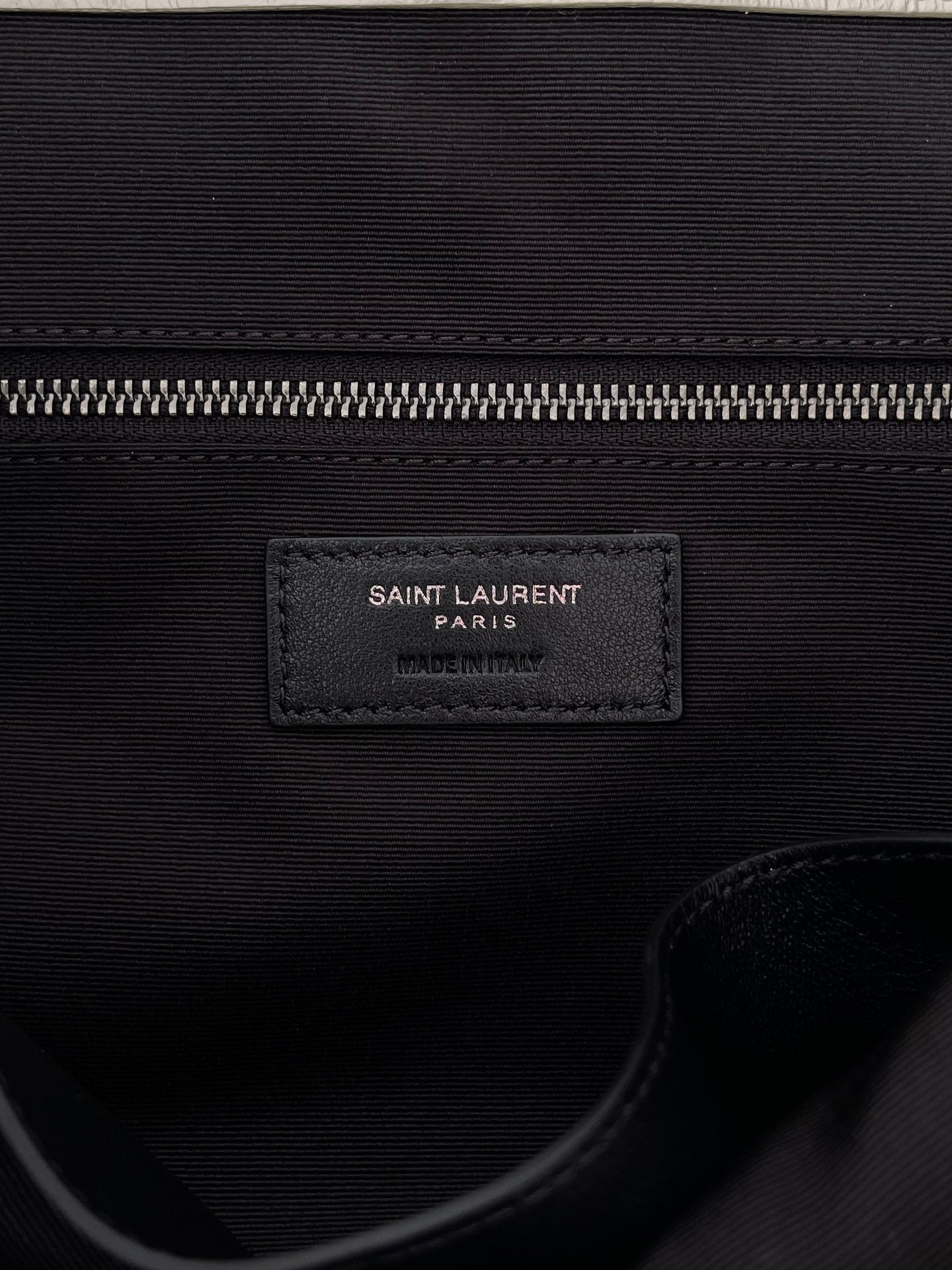 생로랑 니키 쇼핑백 빈티지 레더 미디움