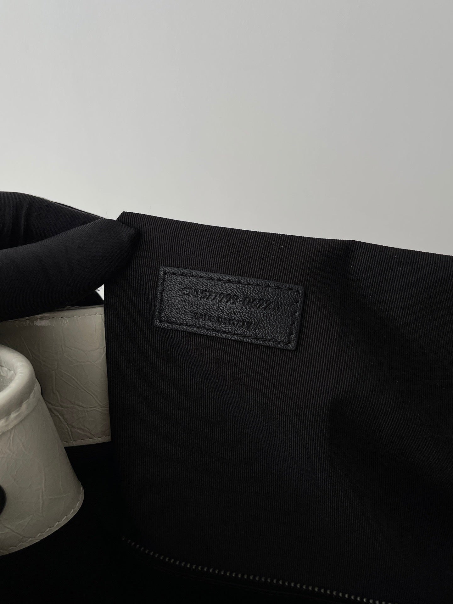 생로랑 니키 쇼핑백 빈티지 레더 미디움