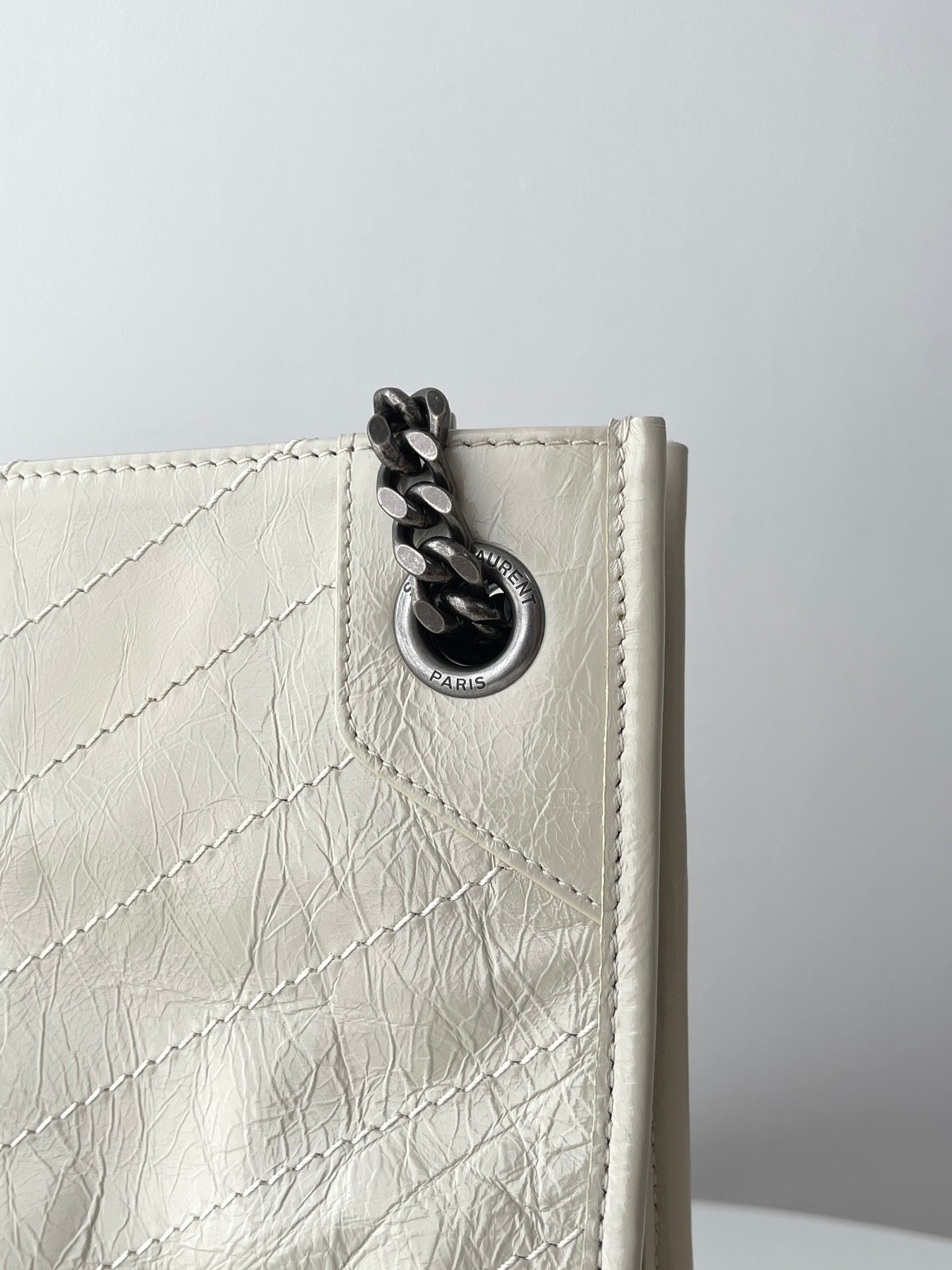 생로랑 니키 쇼핑백 빈티지 레더 미디움