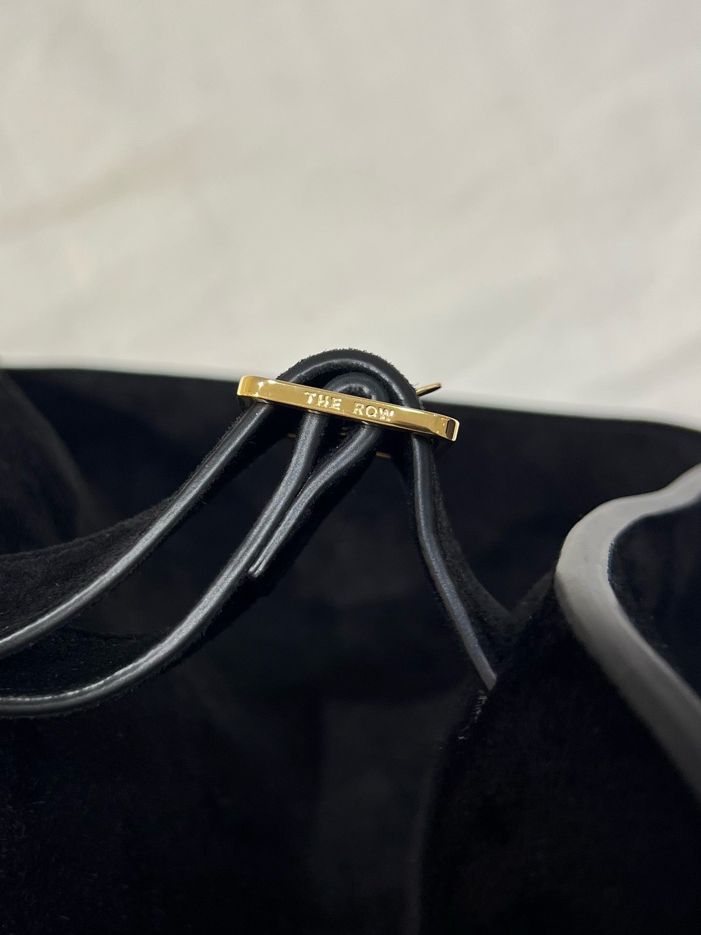 더로우 마고백 15 스웨이드