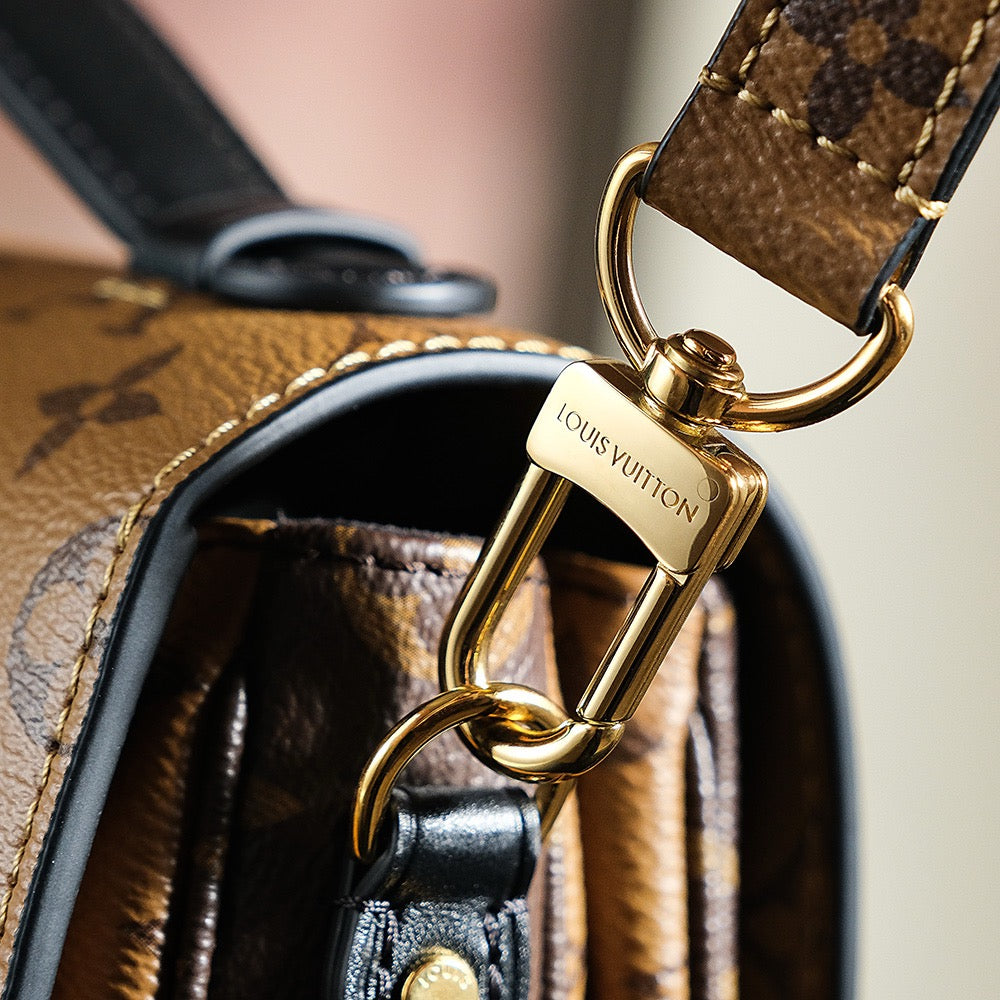 루이비통 리버스 포쉐트 메티스