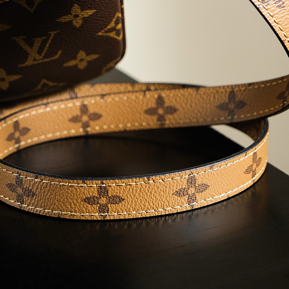 루이비통 리버스 포쉐트 메티스