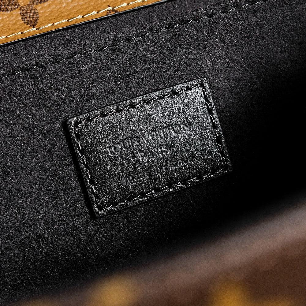 루이비통 리버스 포쉐트 메티스