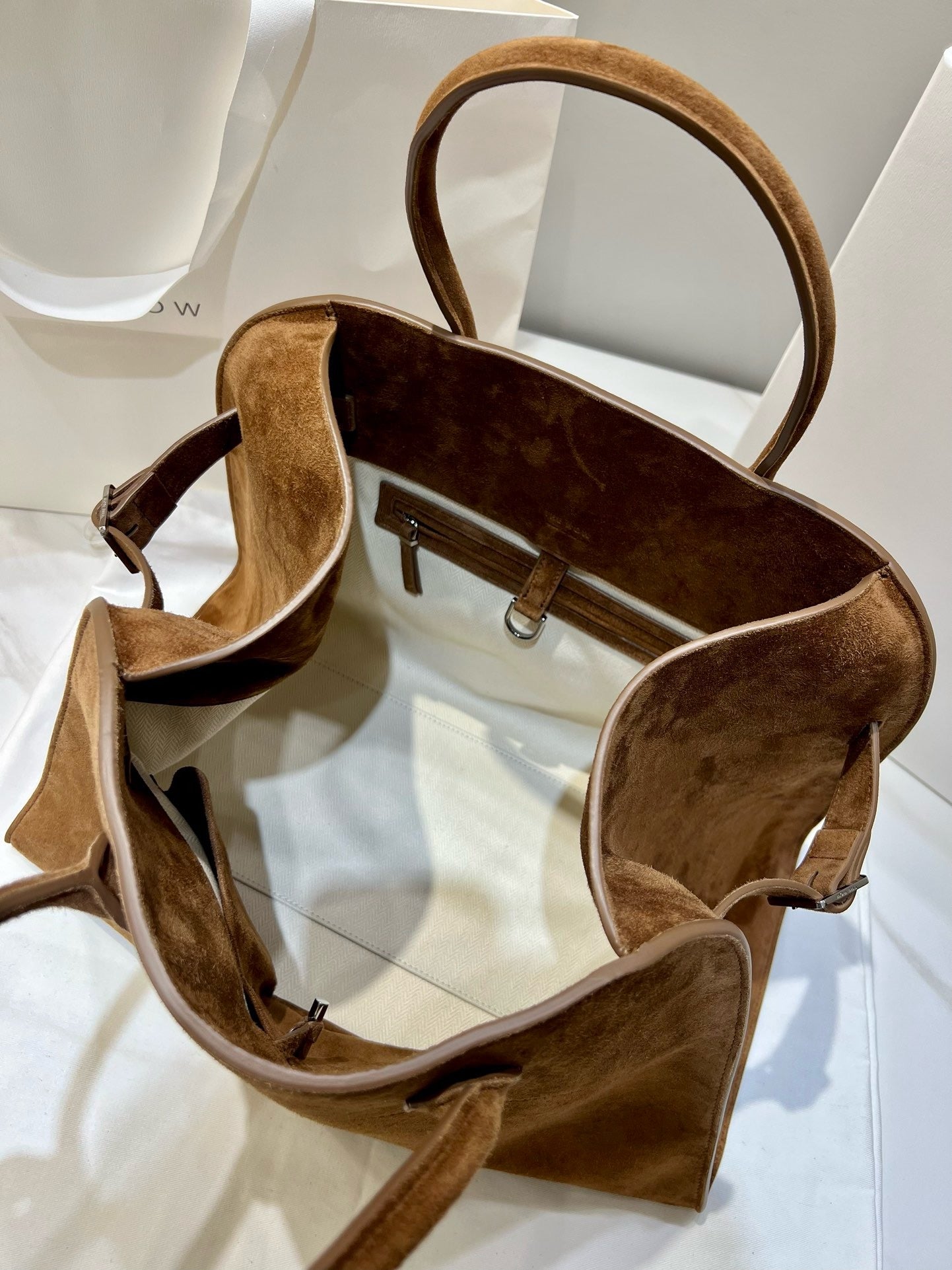 더로우 마고백 15 스웨이드