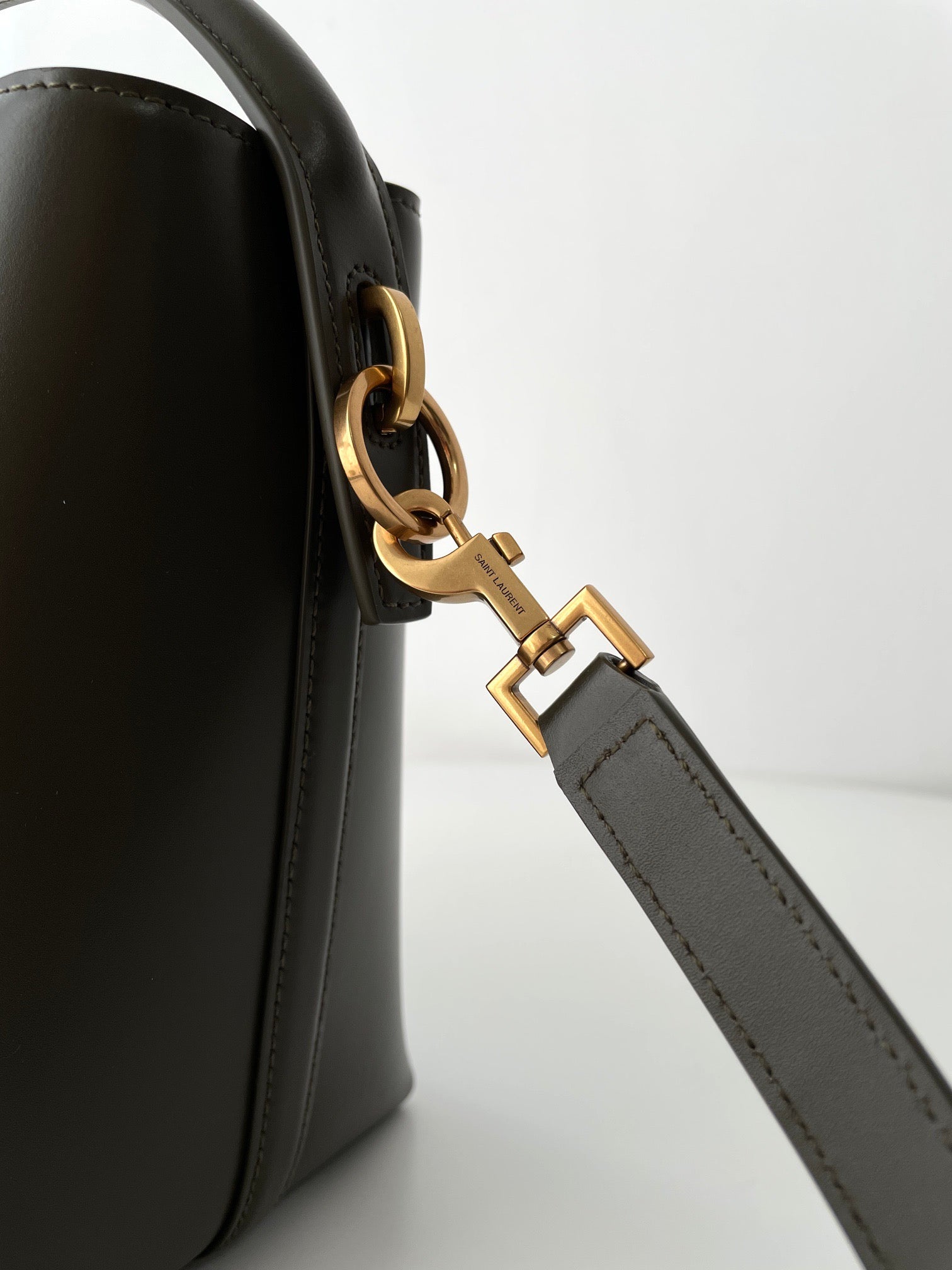 생로랑 LE 37 버킷백 스몰