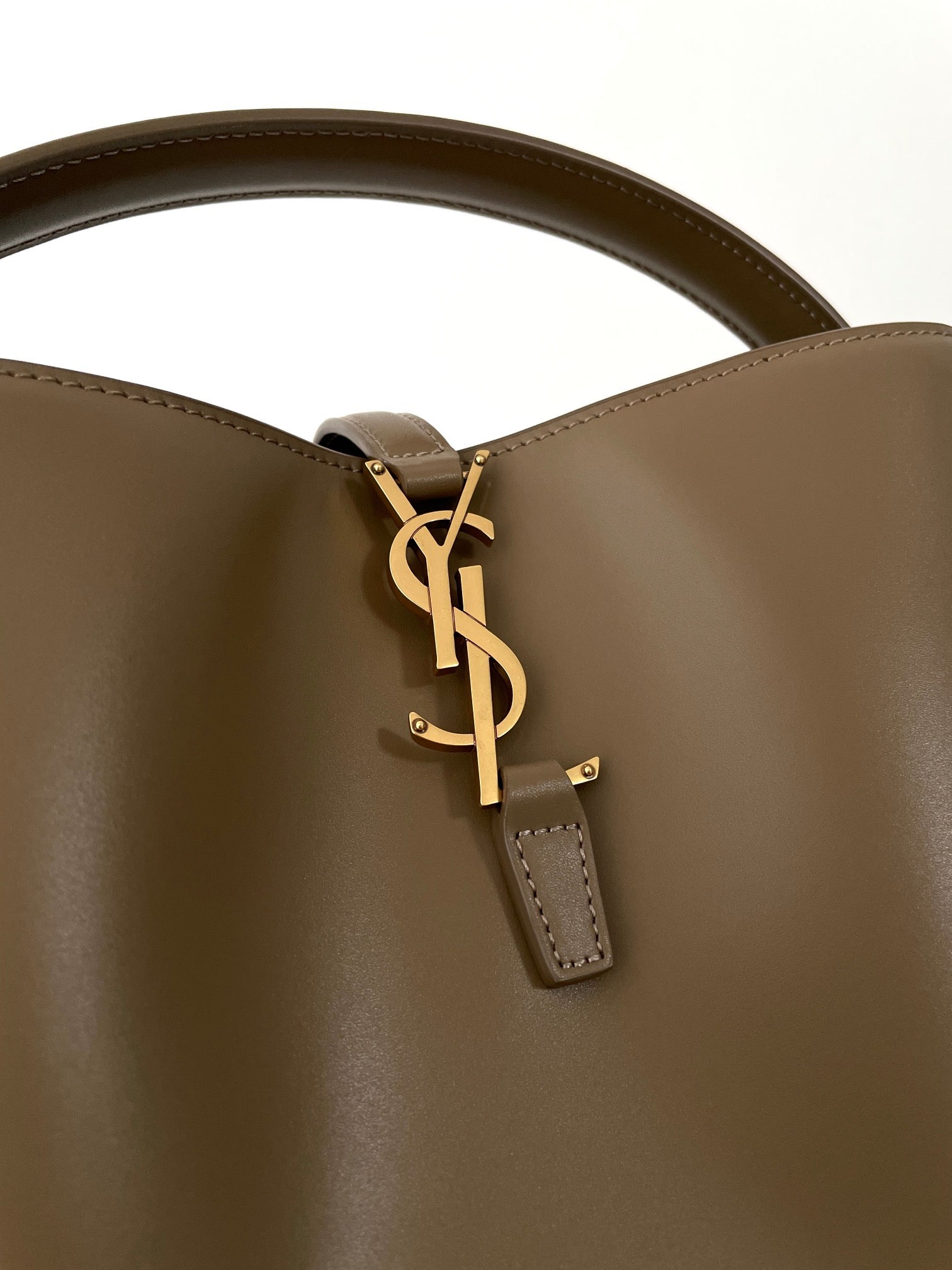 생로랑 LE 37 버킷백 스몰