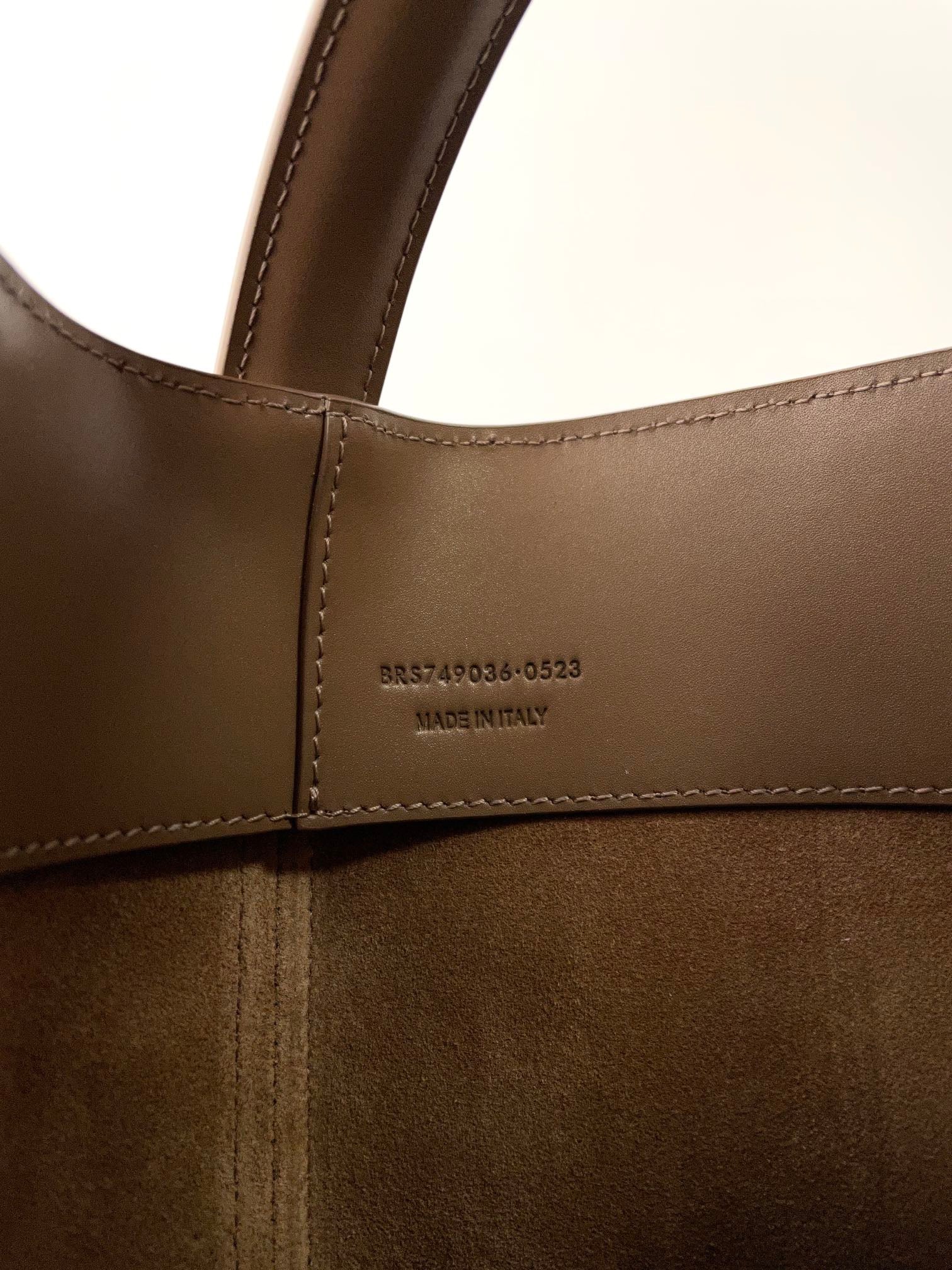 생로랑 LE 37 버킷백 스몰