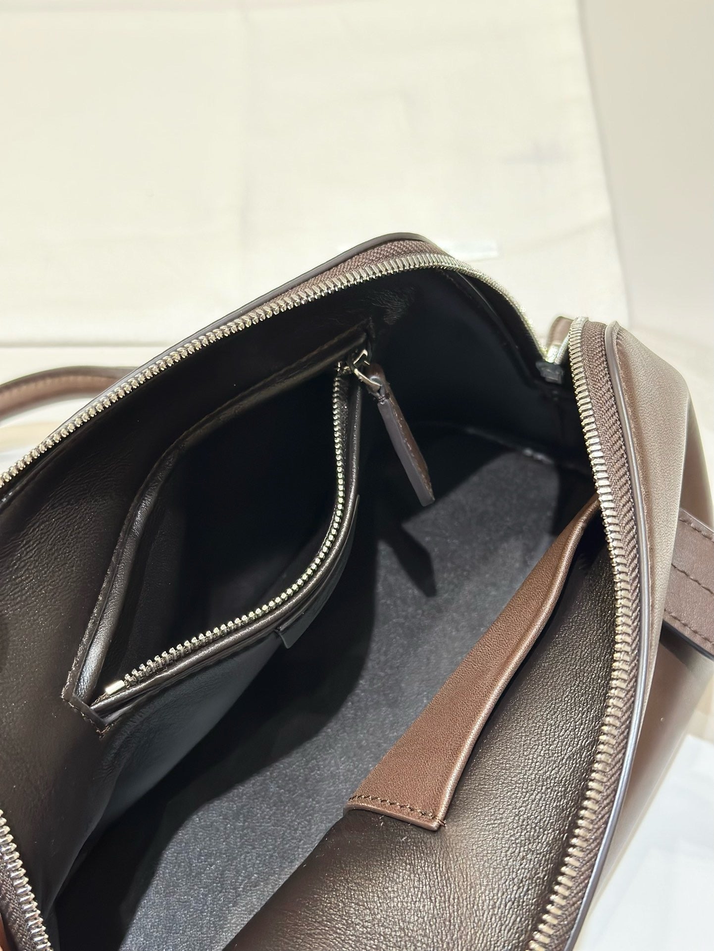 더로우 데본 레더 토트백 미니