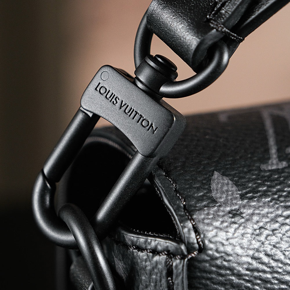 루이비통 몽수리 웨어러블 월릿