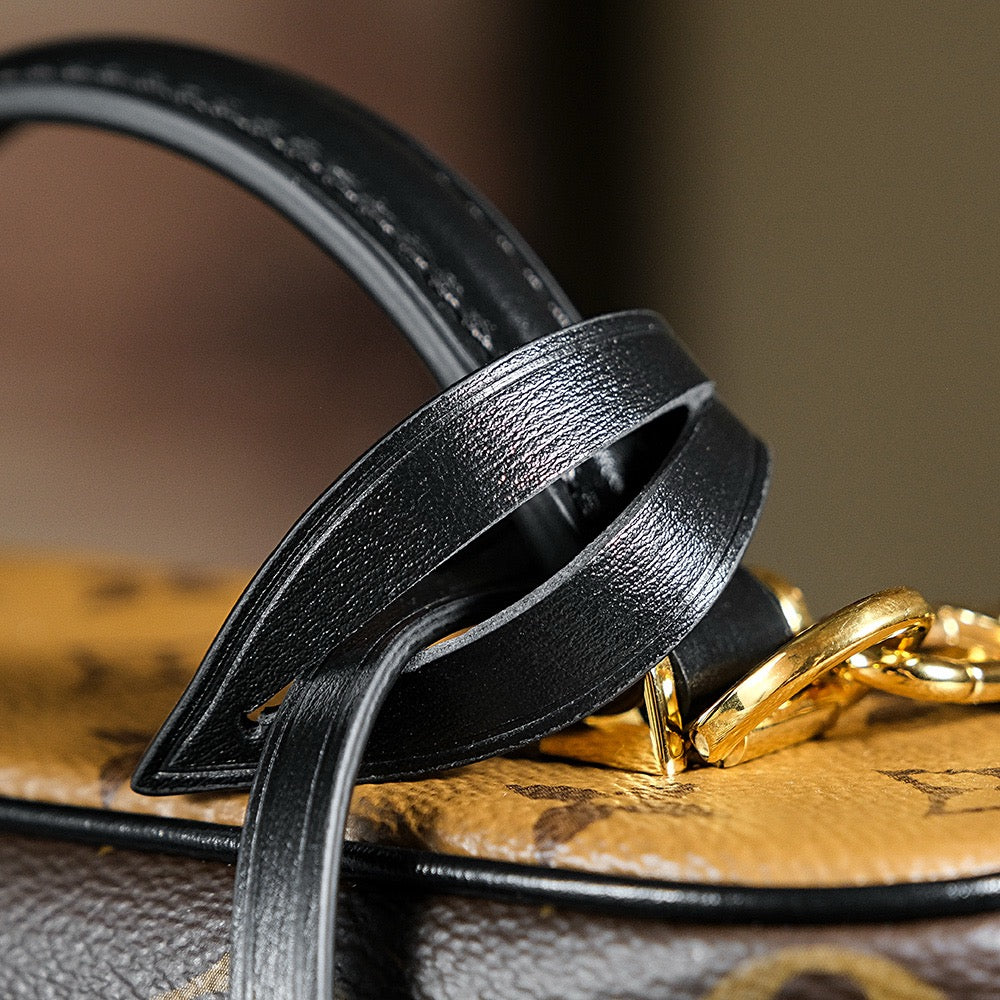 루이비통 베니티 체인 파우치