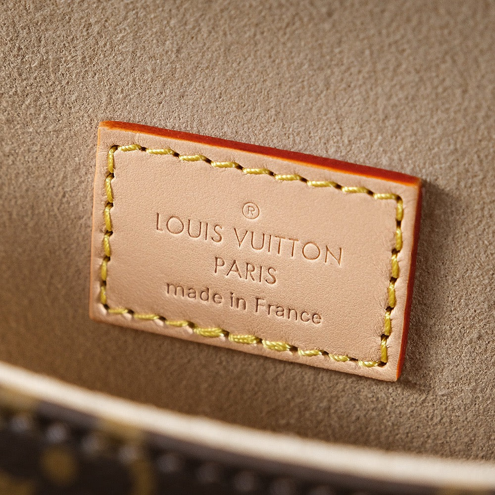 루이비통 소뮈르 BB