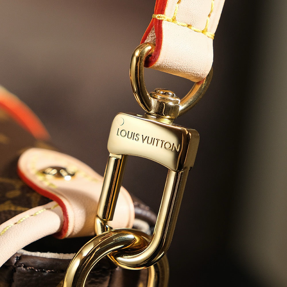 루이비통 소뮈르 BB