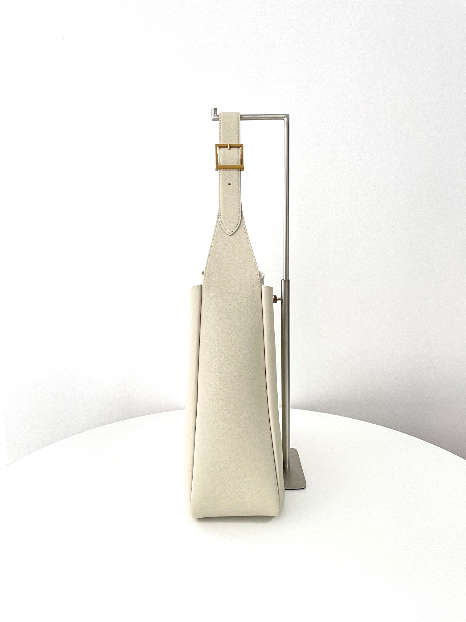 생로랑 LE 5À7 서플 라지 그레인 레더