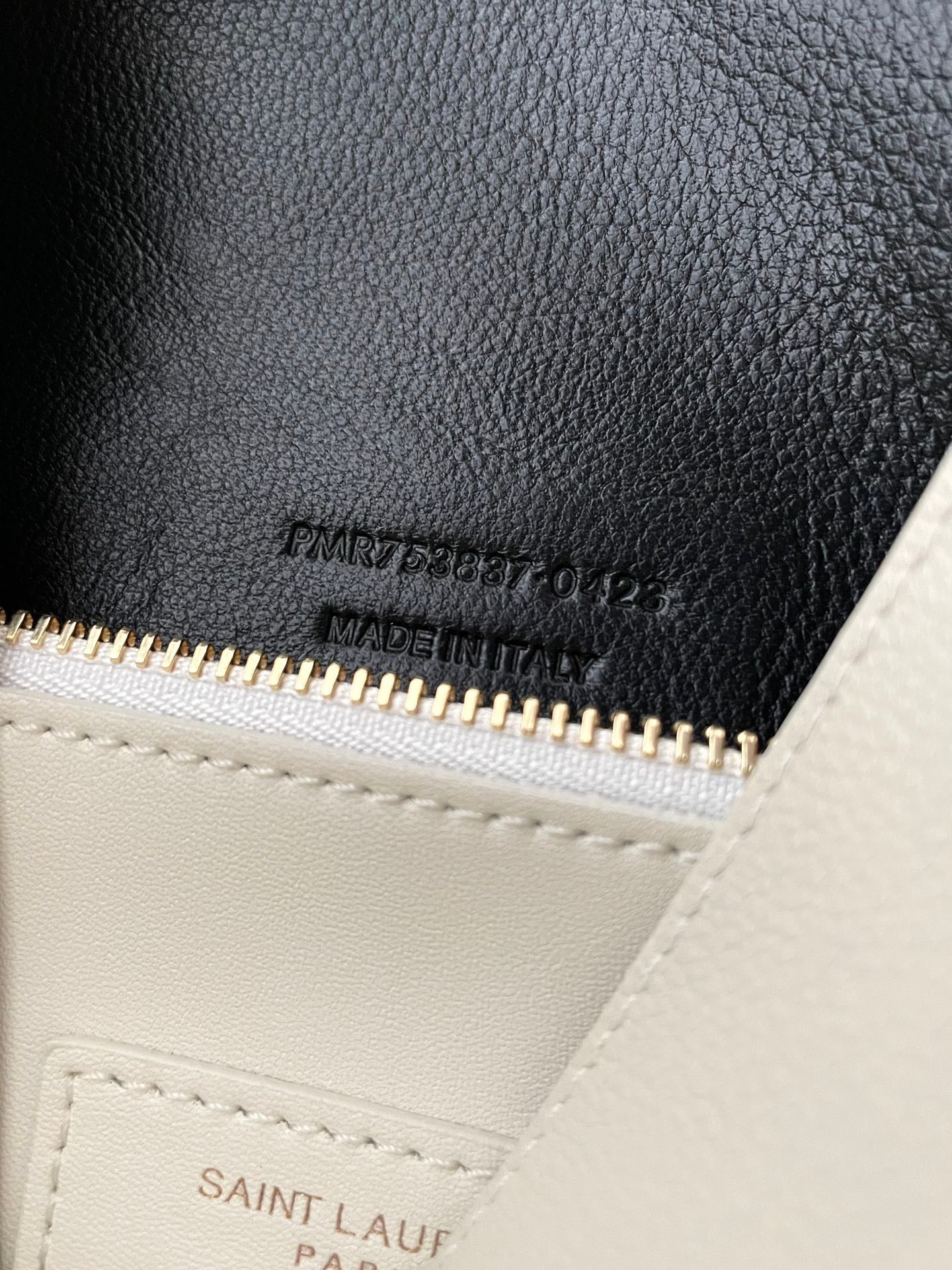 생로랑 LE 5À7 서플 라지 그레인 레더