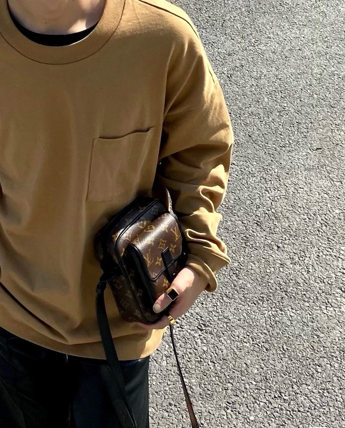 루이비통 크리스토퍼 웨어러블 크로스백