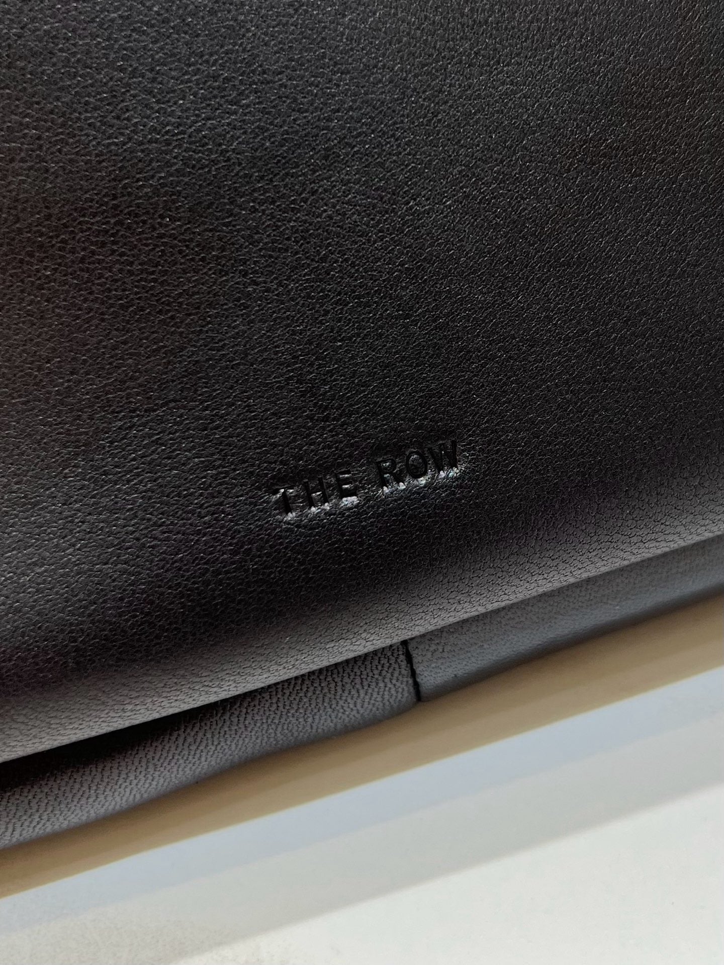 더로우 뉘앙스 레더 숄더백