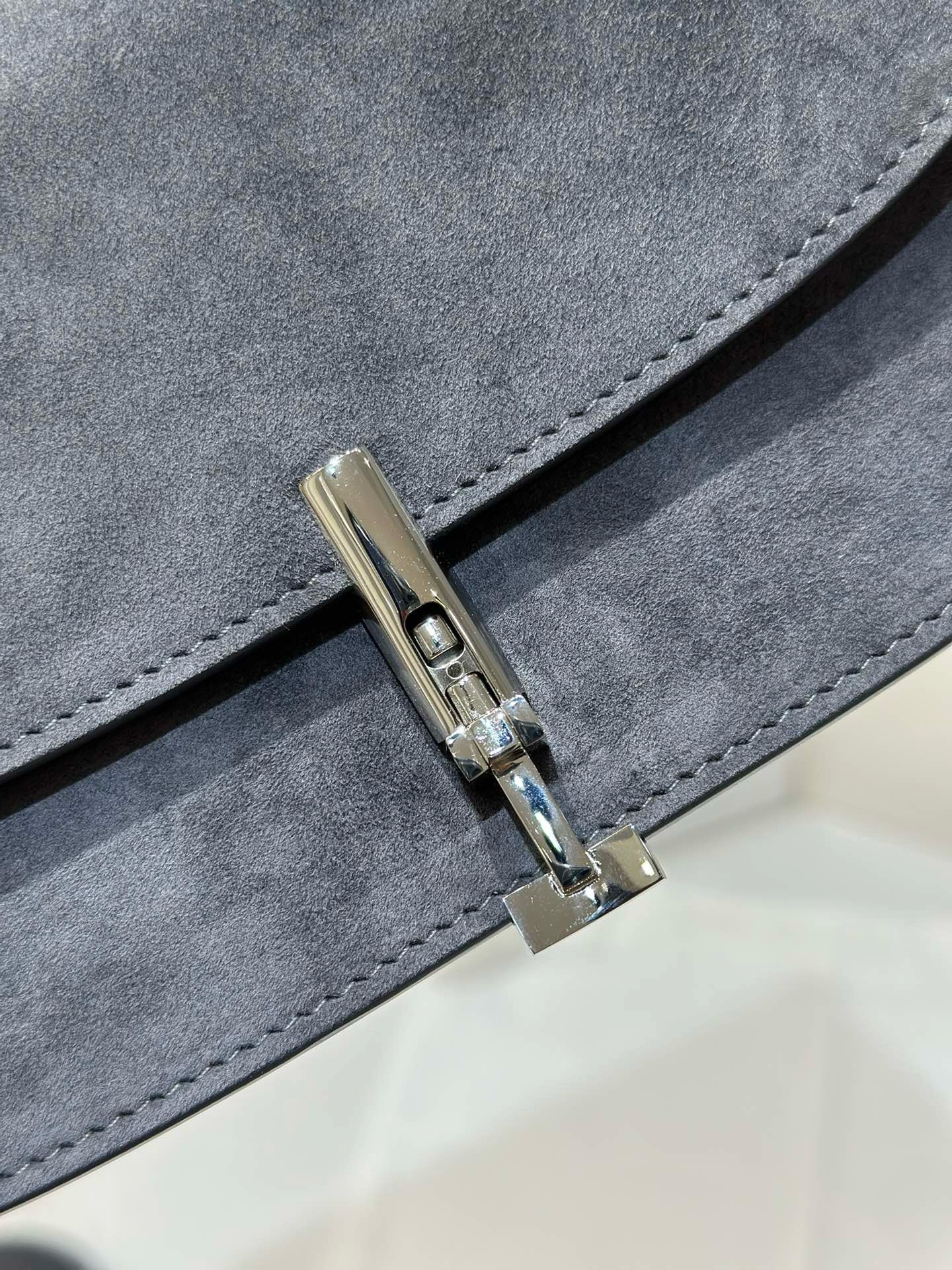 더로우 소피아 스웨이드 크로스바디백