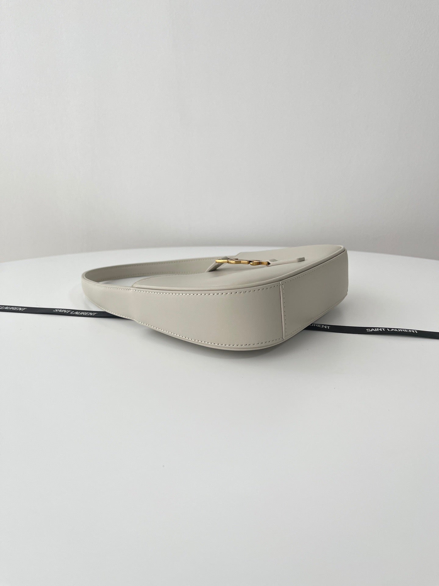 생로랑 LE 5À7 호보 숄더백 스무스 레더 미니