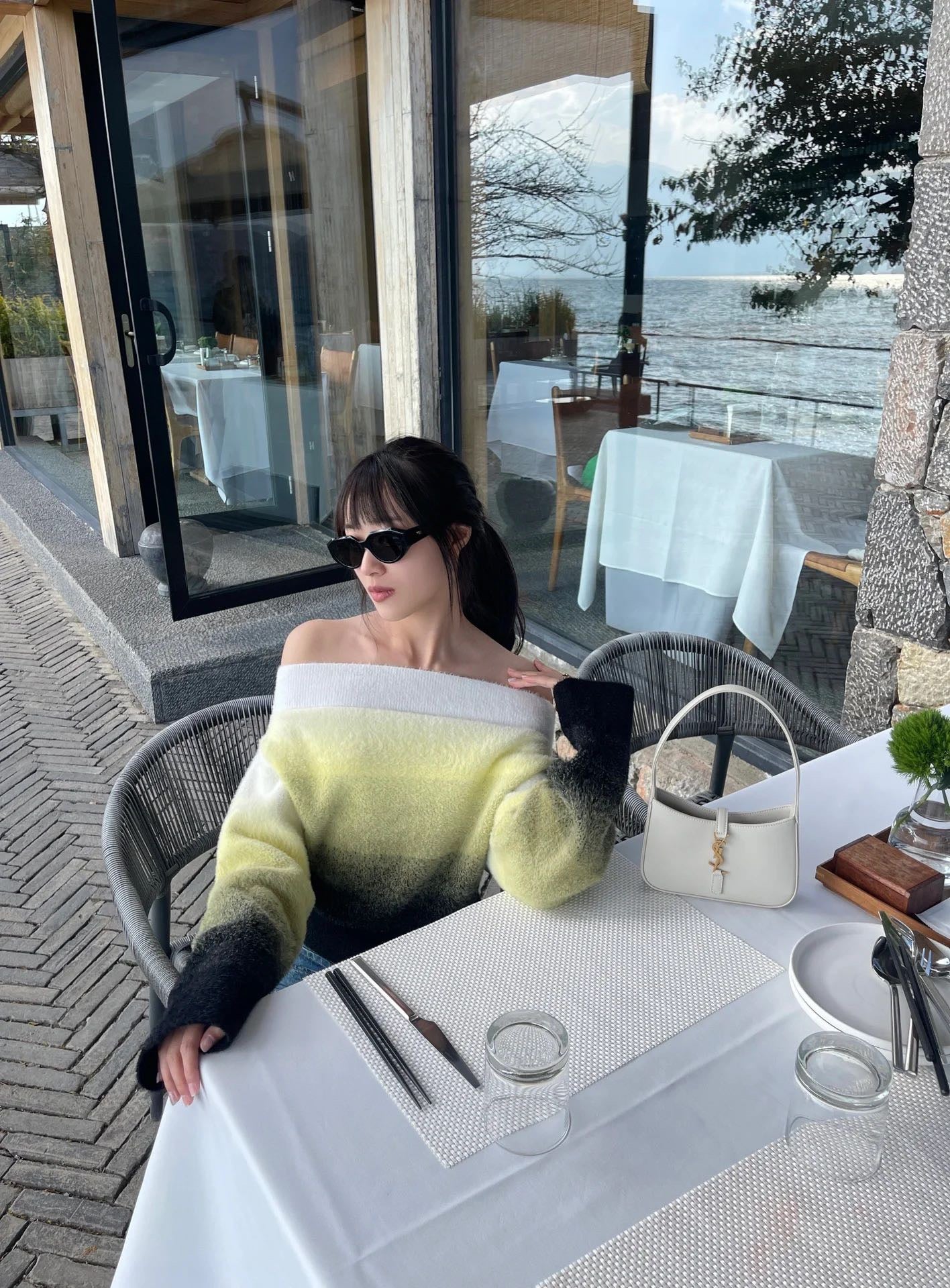 생로랑 LE 5À7 호보 숄더백 스무스 레더 미니