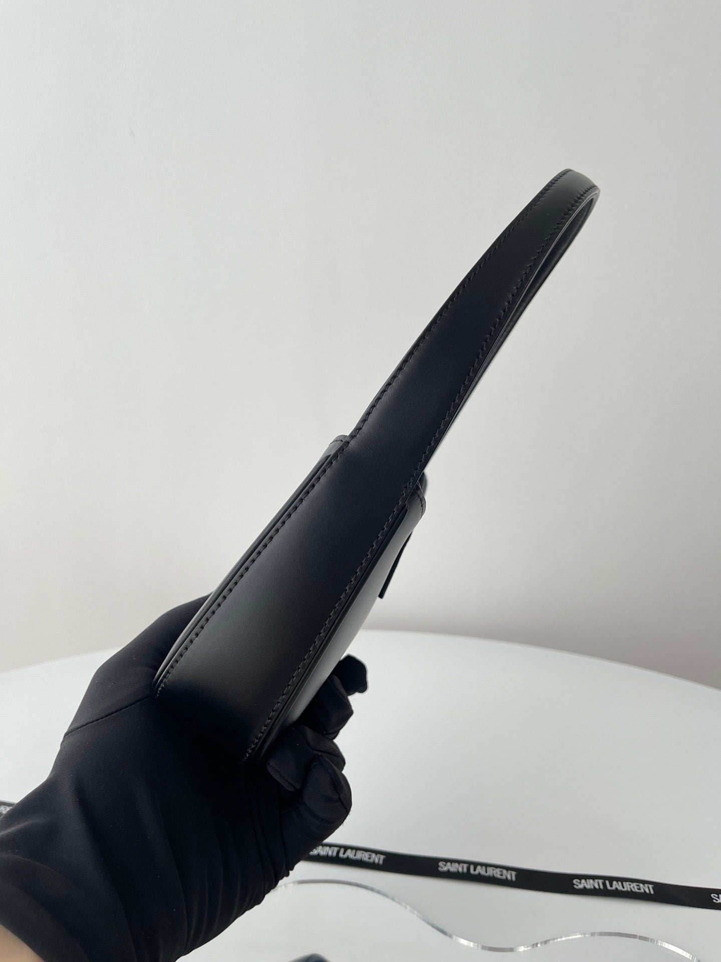 생로랑 LE 5À7 호보 숄더백 스무스 레더 미니