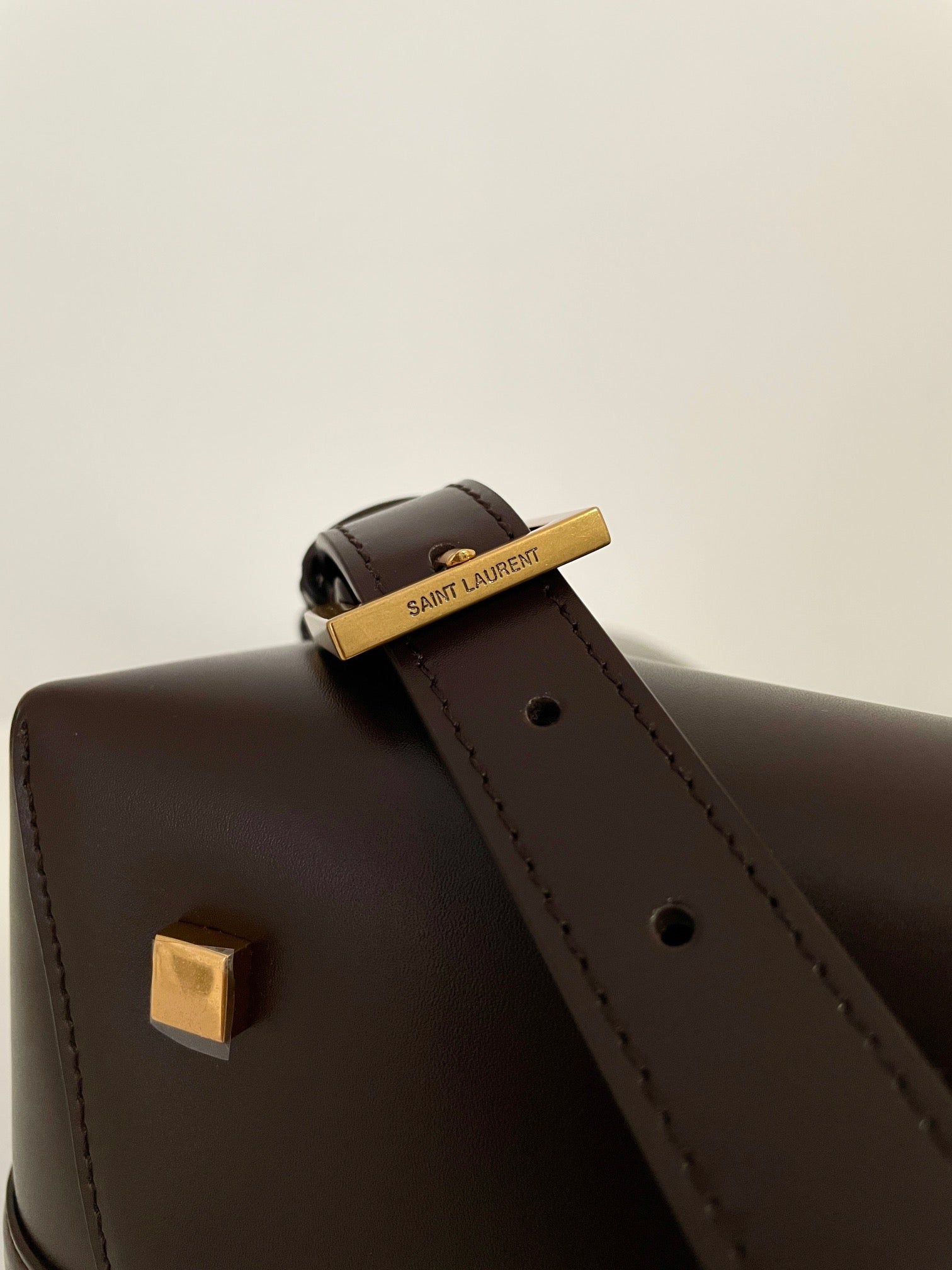 생로랑 LE 37 버킷백 미디움