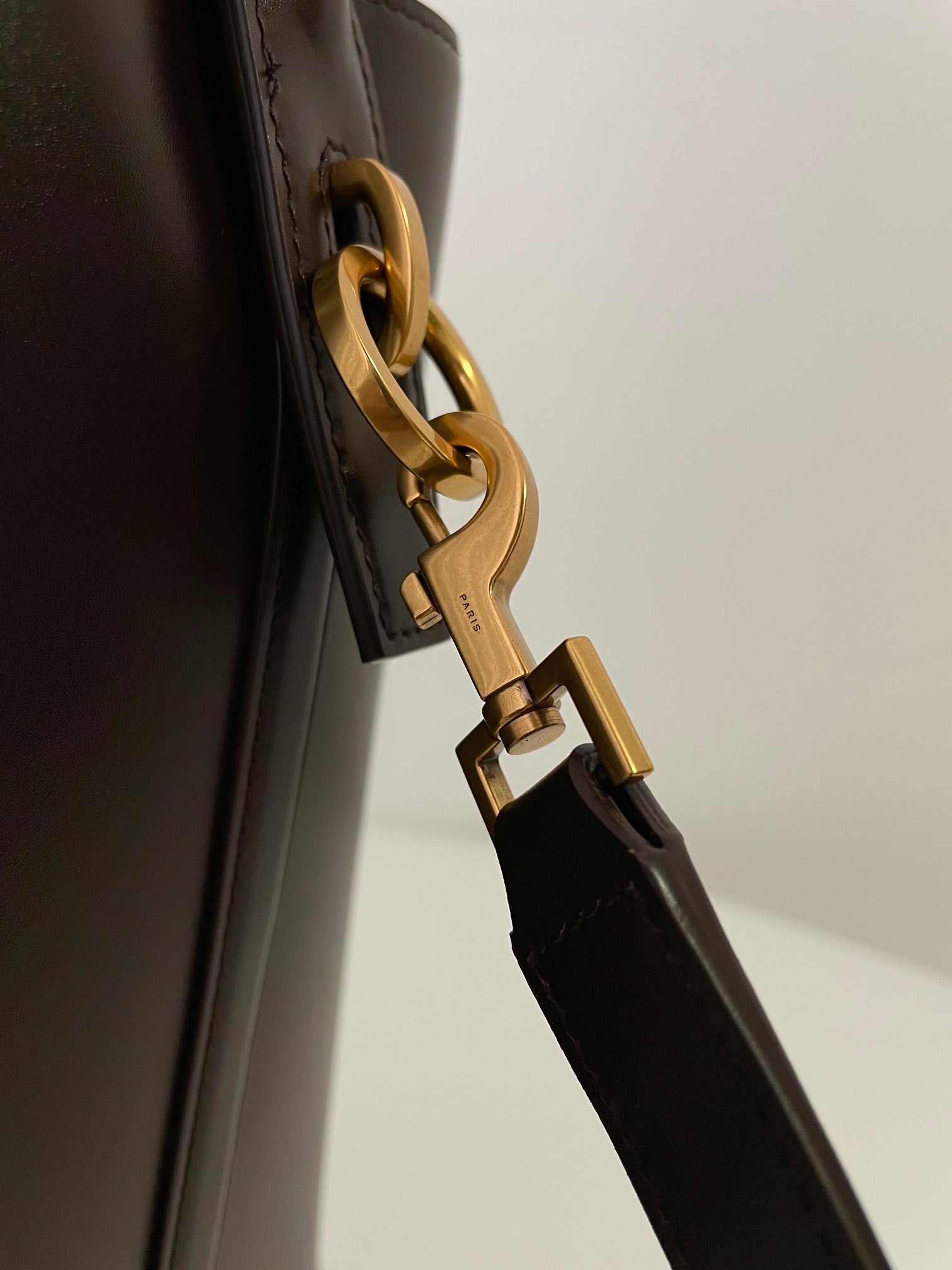 생로랑 LE 37 버킷백 미디움