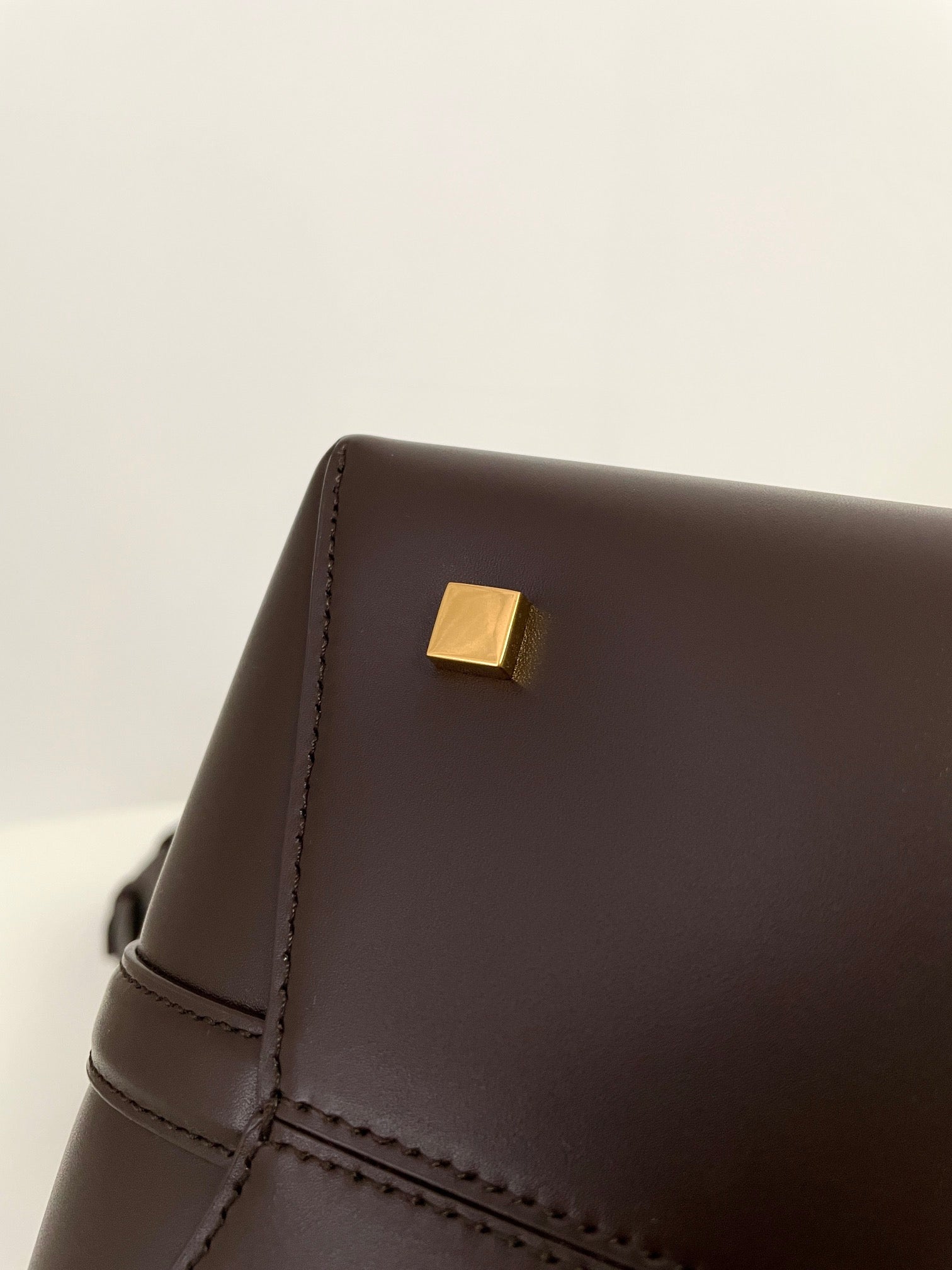 생로랑 LE 37 버킷백 미디움