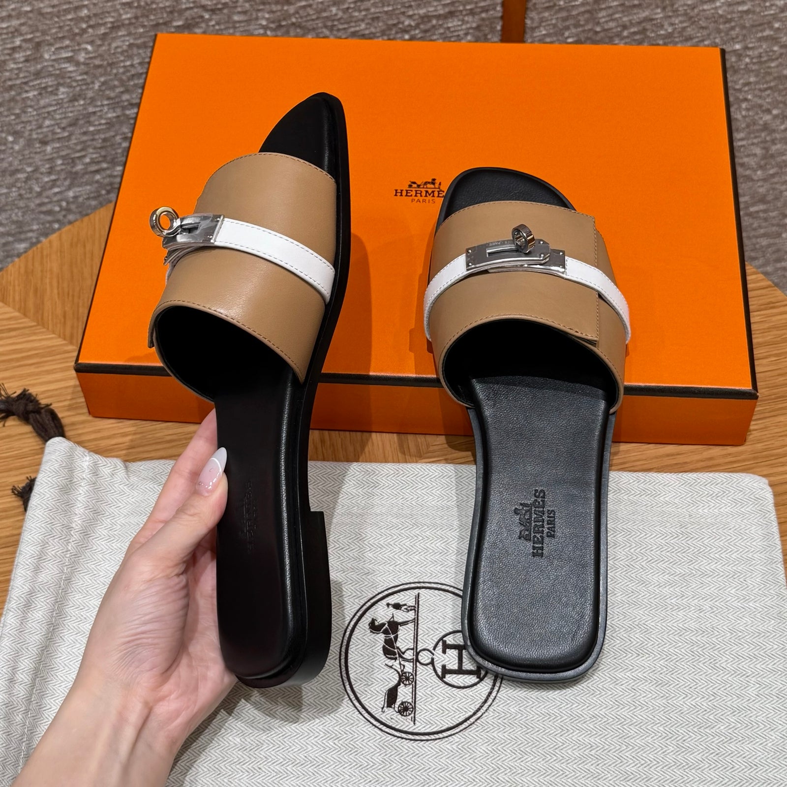 에르메스 Giulia 뮬 은장