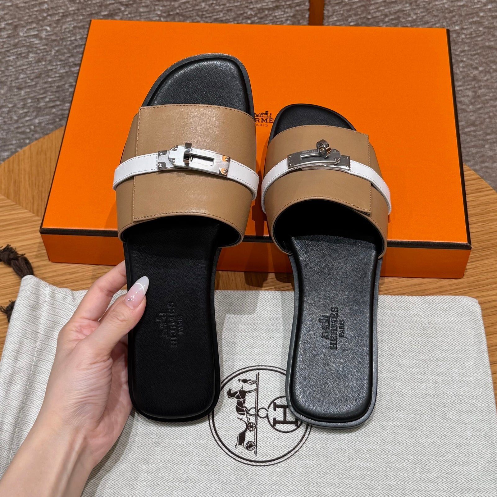 에르메스 Giulia 뮬 은장