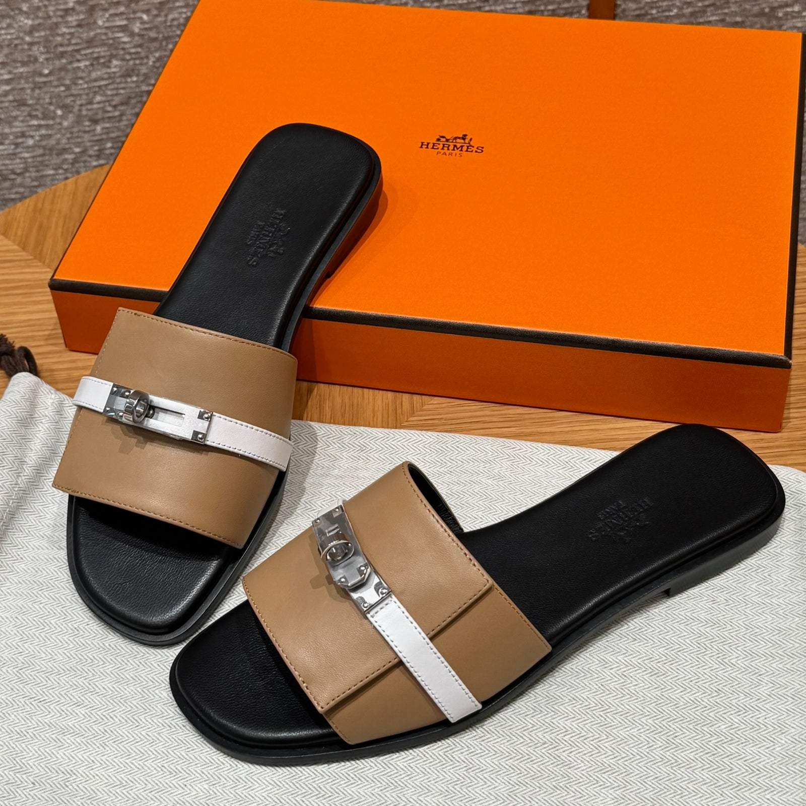 에르메스 Giulia 뮬 은장