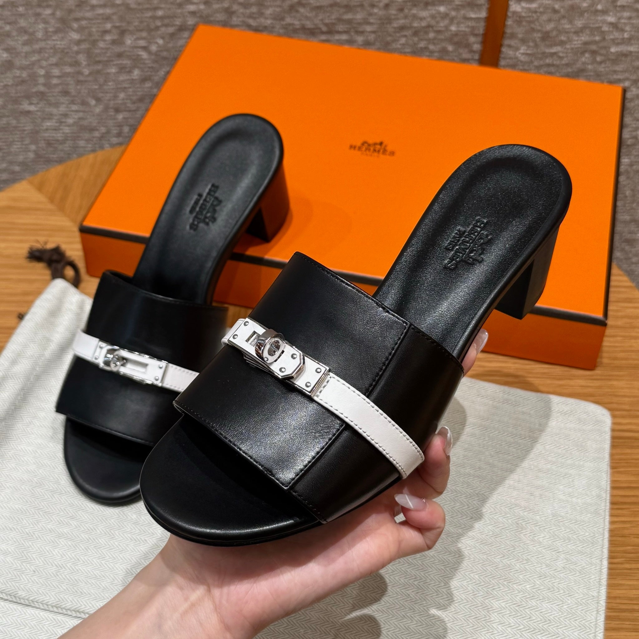 에르메스 GIGI 지지 50  샌들