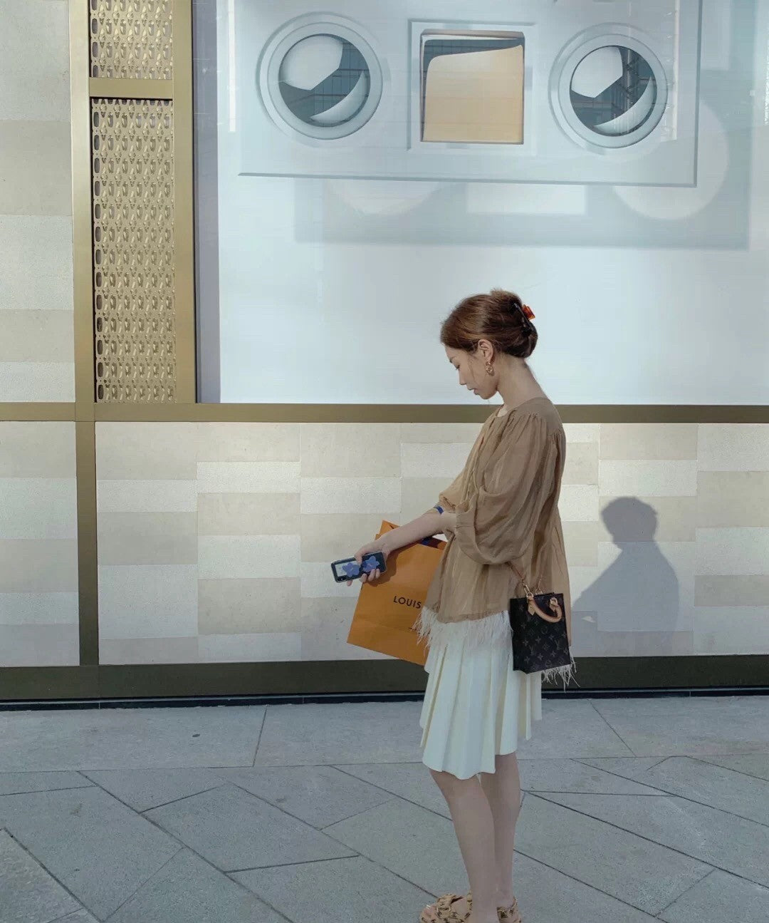 루이비통 쁘띠 삭 플라 크로스백