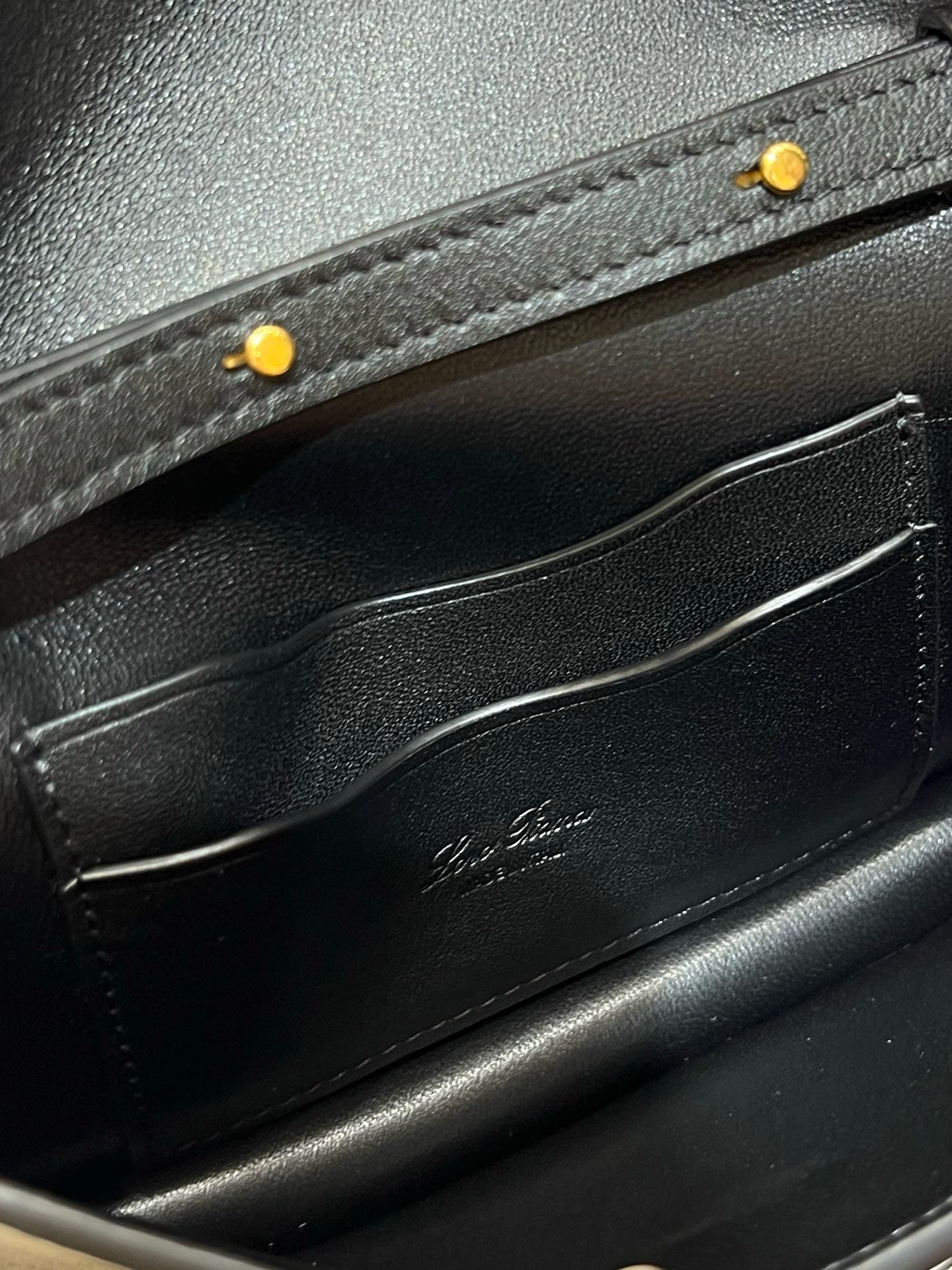 로로피아나 엑스트라 포쉐트 미니백