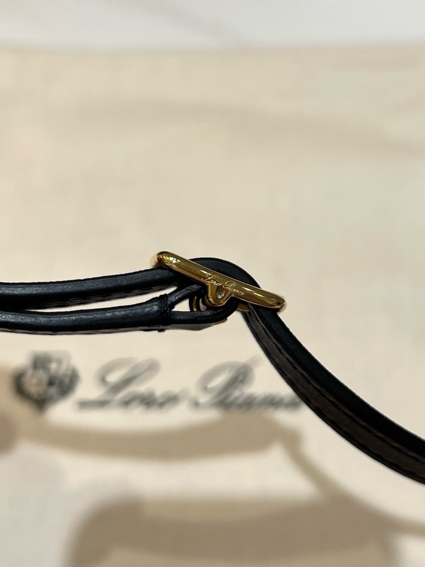 로로피아나 엑스트라 포쉐트 미니백