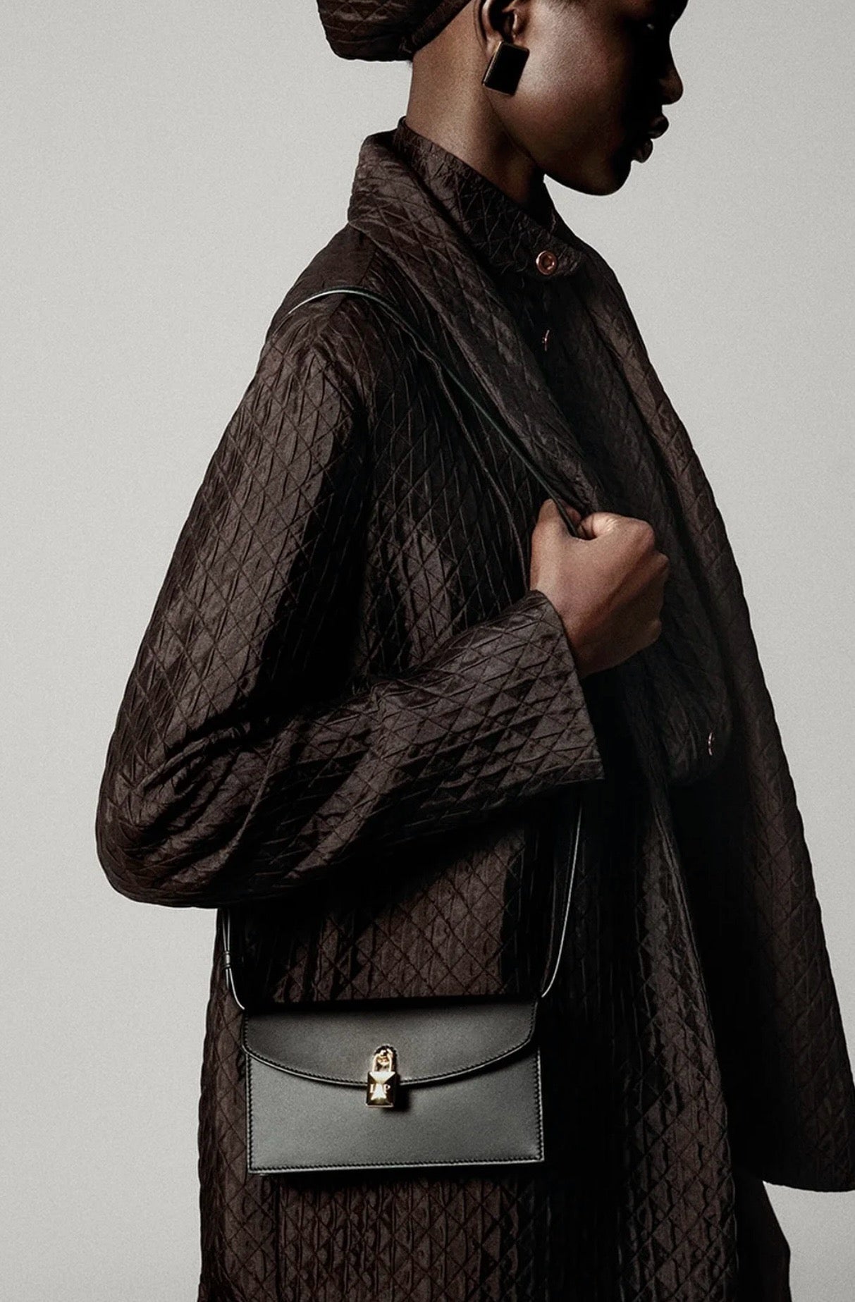 로로피아나 엑스트라 포쉐트 미니백